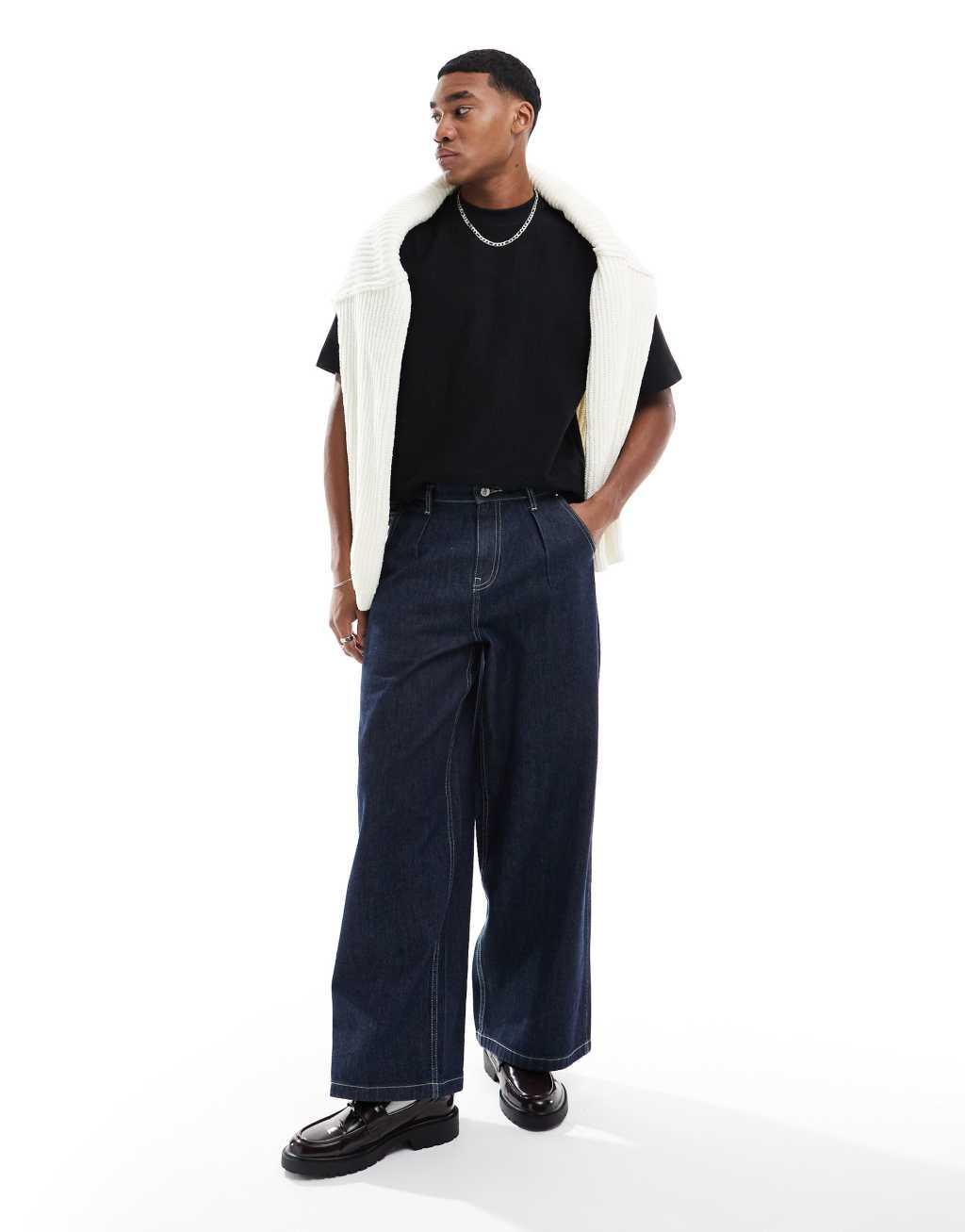 Pull&Bear ribbed boxy t-shirt in black Product Image