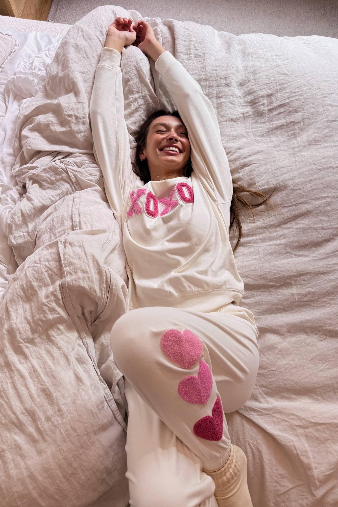 Devyn Sweatshirt Heart Cream Product Image
