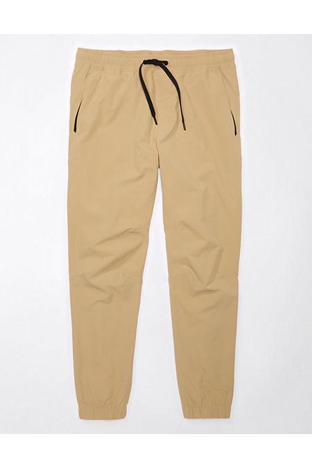 AE 24/7 Tech Jogger Men's Product Image