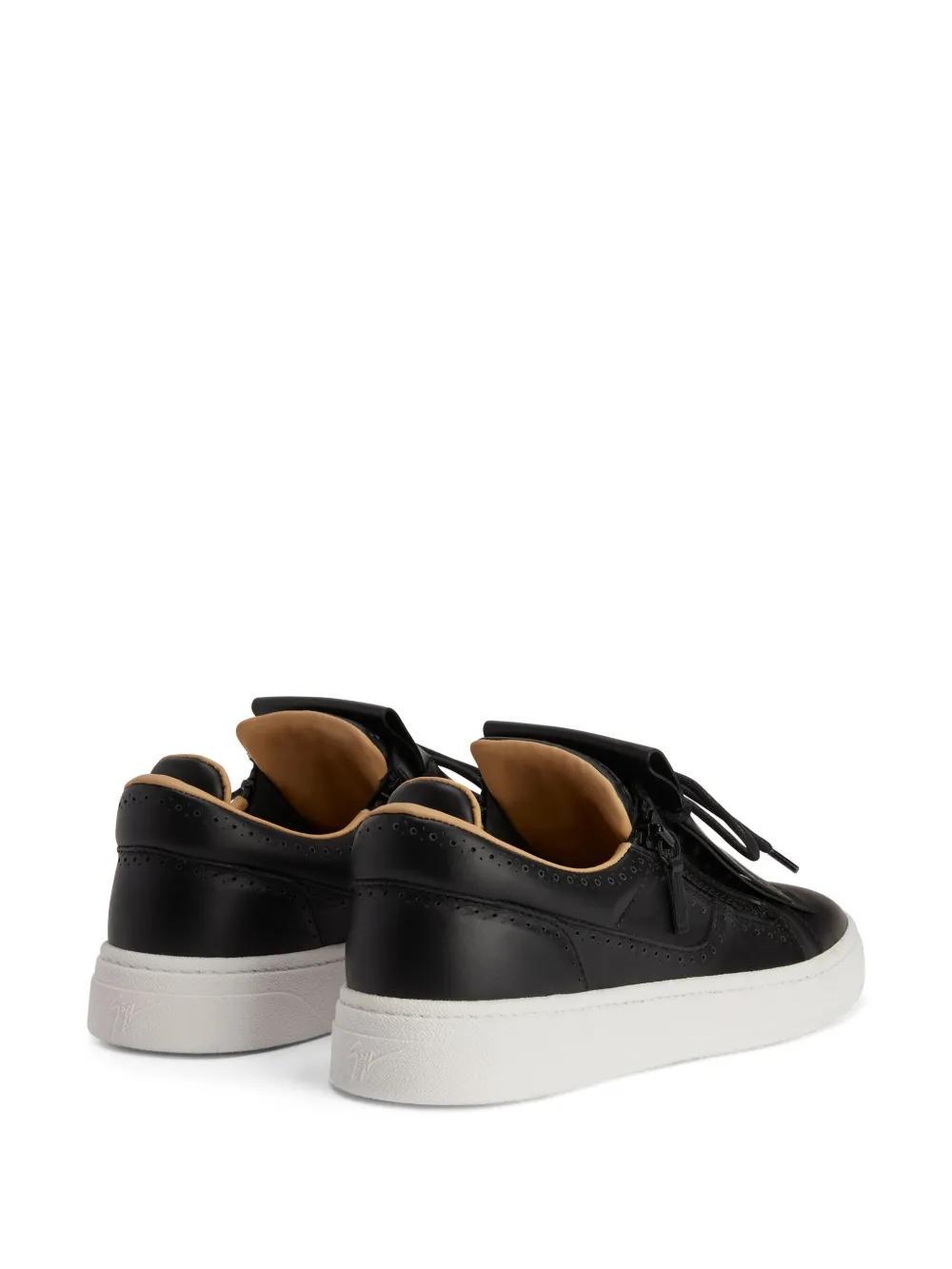 GZ94 low-top leather sneakers Product Image