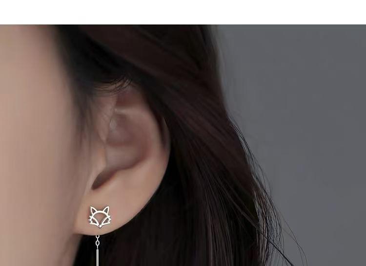 Sterling Silver Fox Threader Earring Product Image