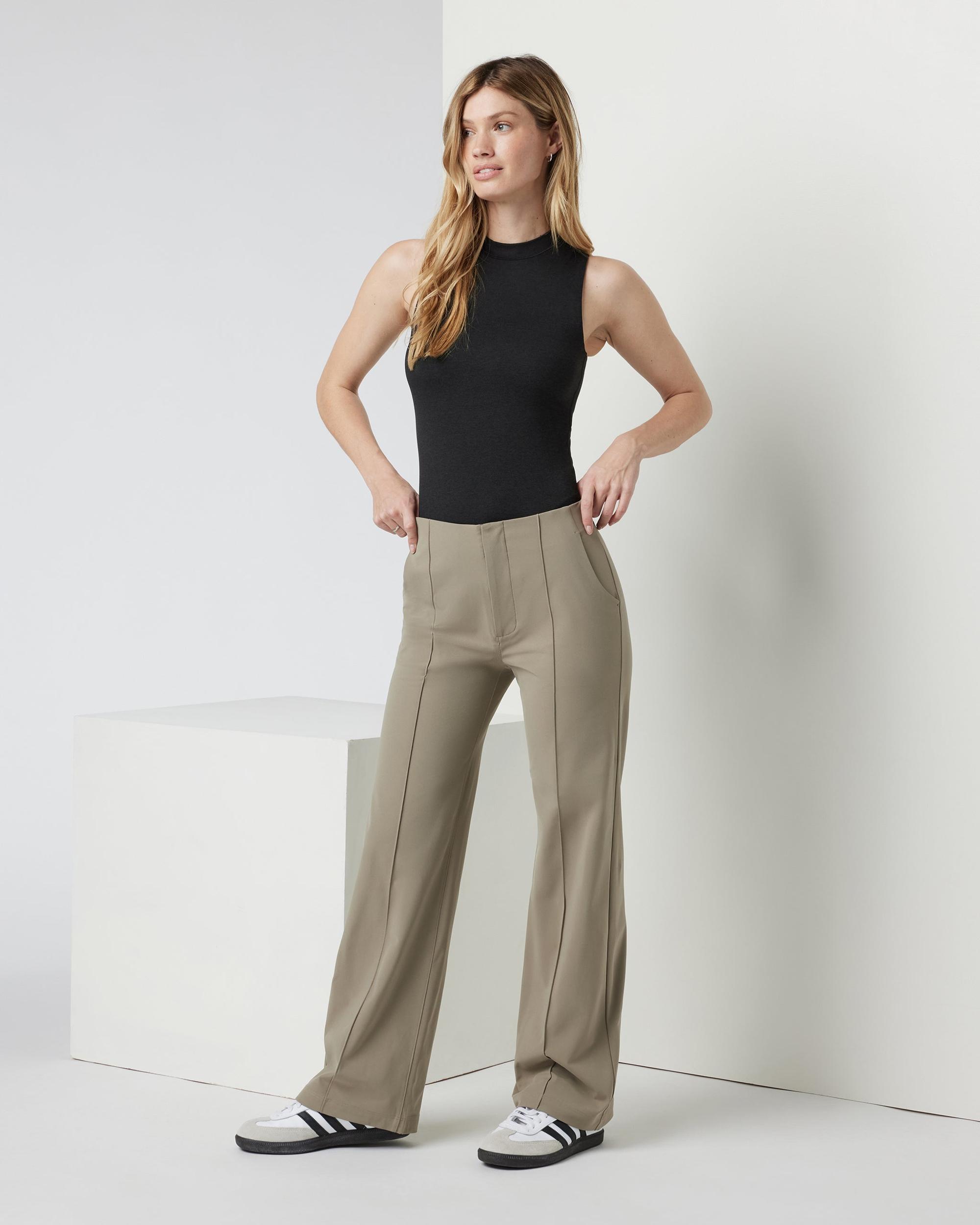 Womens Meta Wideleg Pant - Short Product Image
