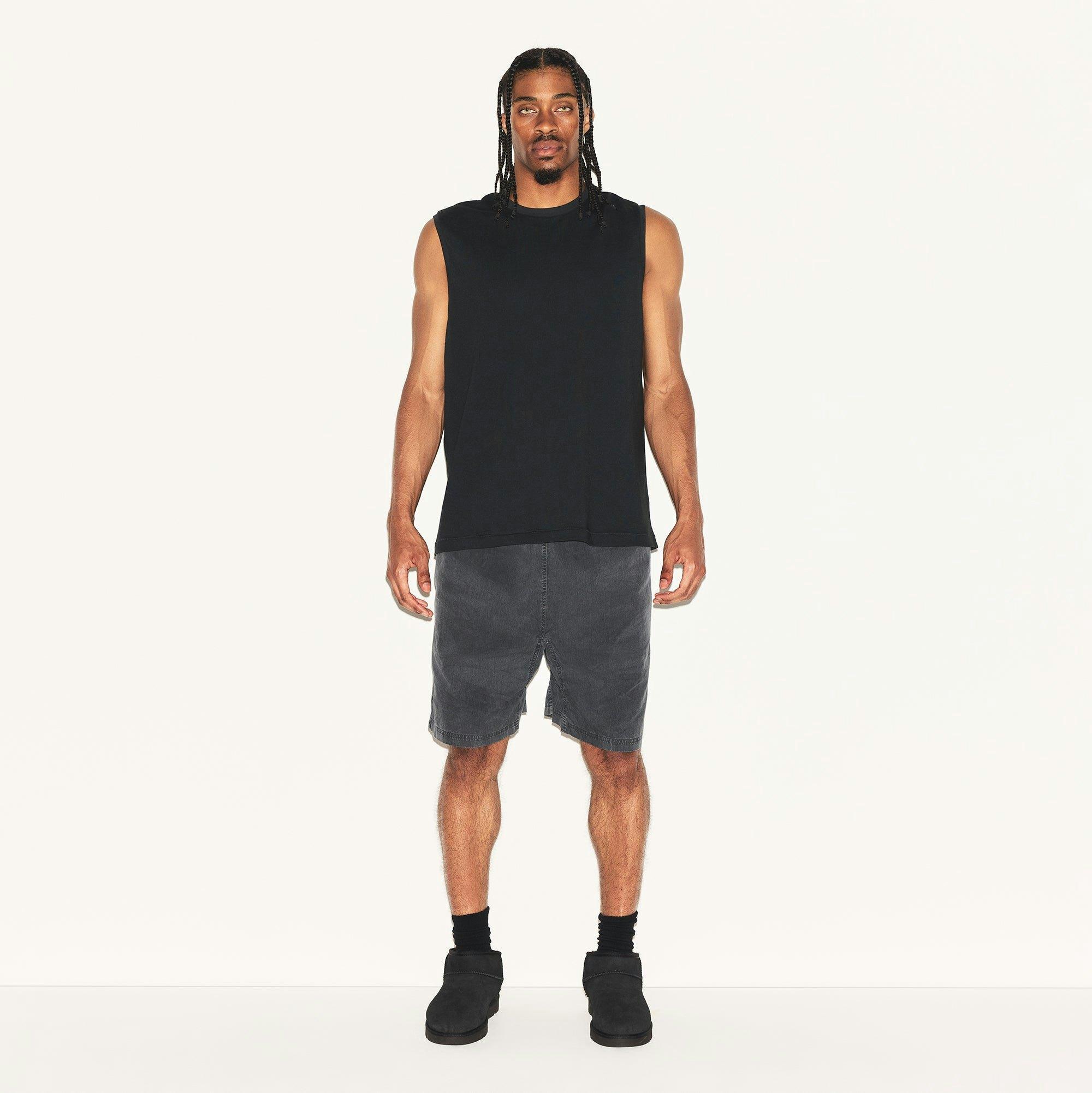 SKIMS COTTON MENS RELAXED SLEEVELESS SHIRT | ONYX Product Image