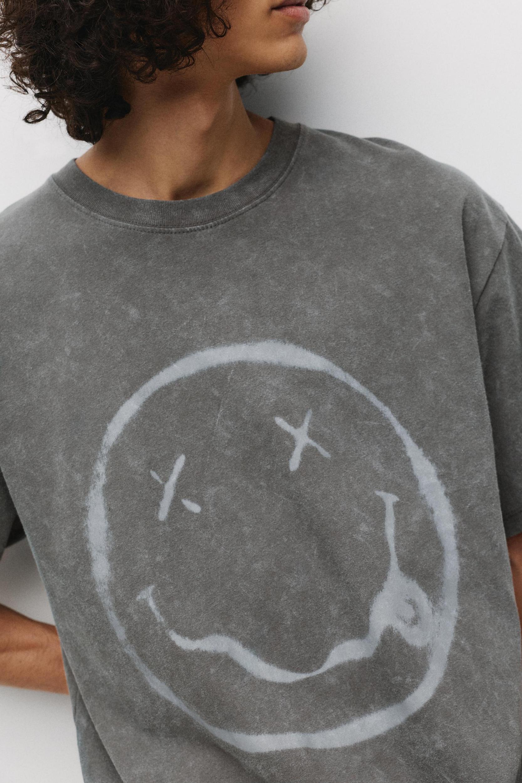 Nirvana Smiley T-shirt Product Image
