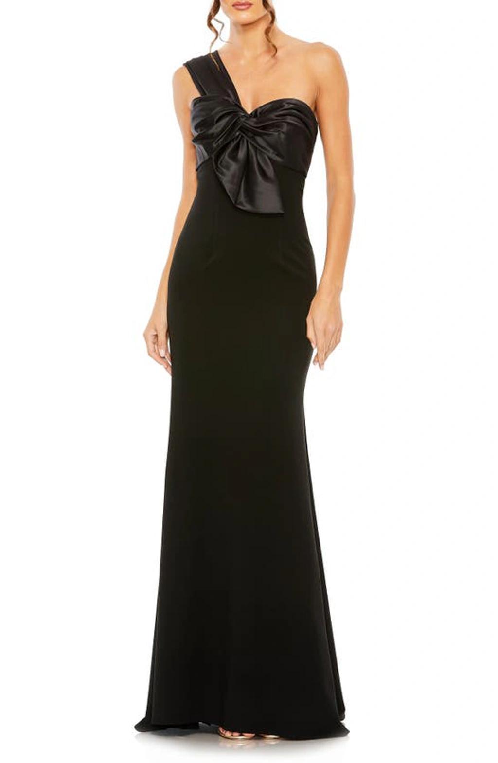 Womens Half-Bow Bodice Trumpet Gown Product Image