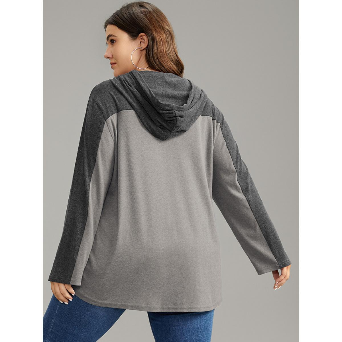 Plus Size Patchwork Contrast Pocket Hooded Drawstring T-shirt Gray Women Casual Contrast Plain Hooded Dailywear T-shirts BloomChic 22-24/3X Product Image