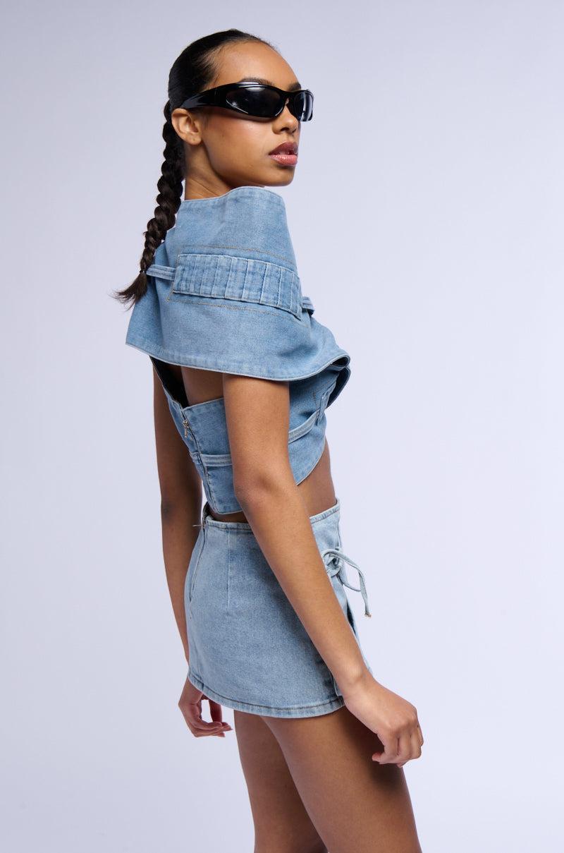 NO SHOW CROP DENIM VEST TOP Product Image