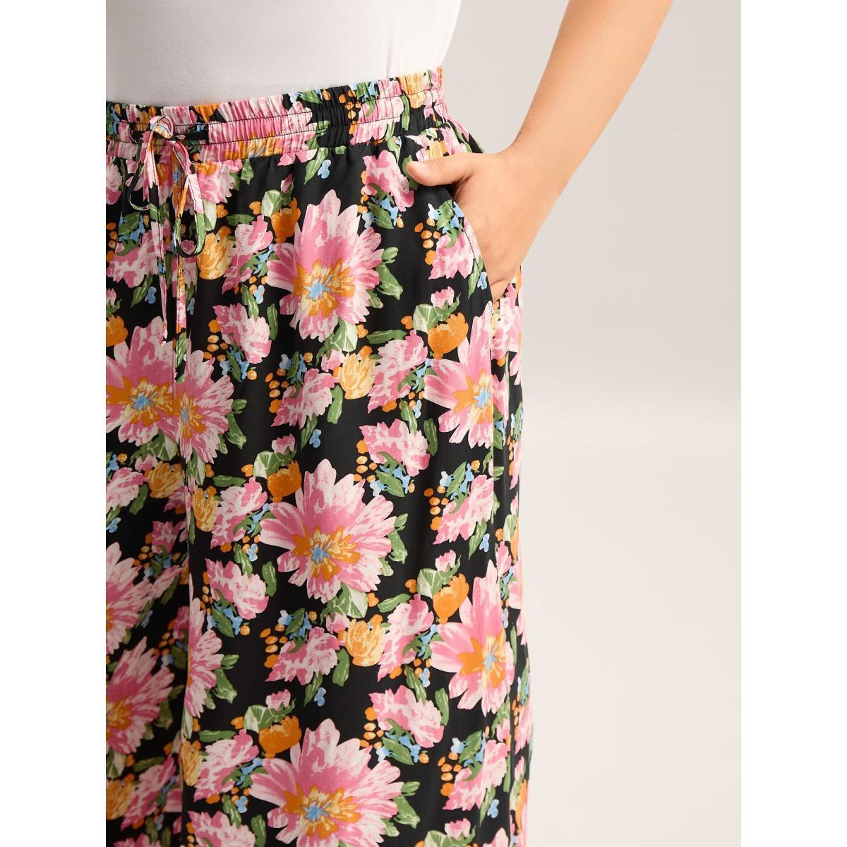 Plus Size Rayon Blushing Floral Print Wide-Leg Pants Women BlackFlower Casual Wide Leg Mid Rise Everyday-Casual Pants BloomChic 26/4X Product Image