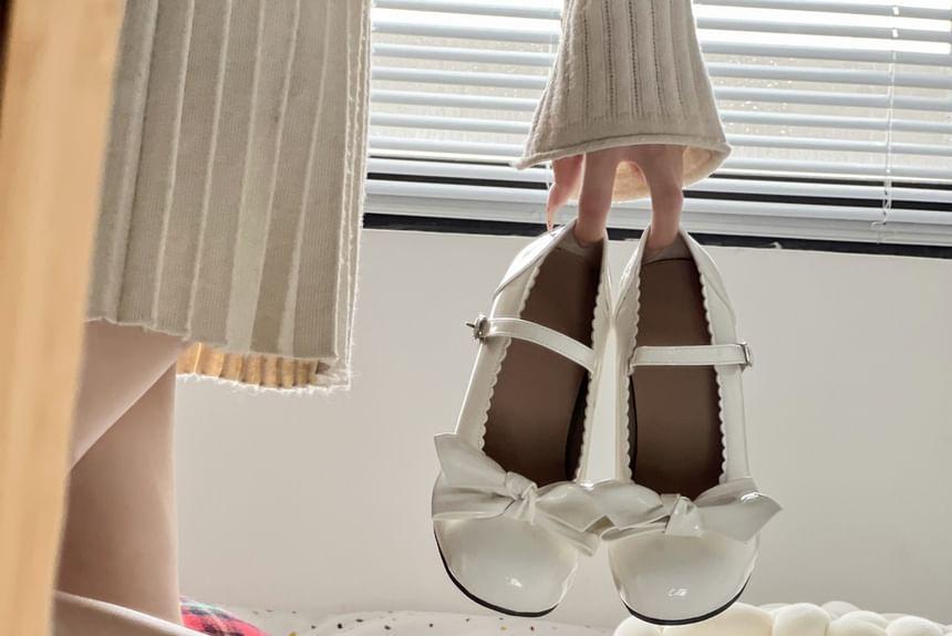 Chunky Heel Round Toe Ankle Strap Bow Mary Jane Pumps Product Image