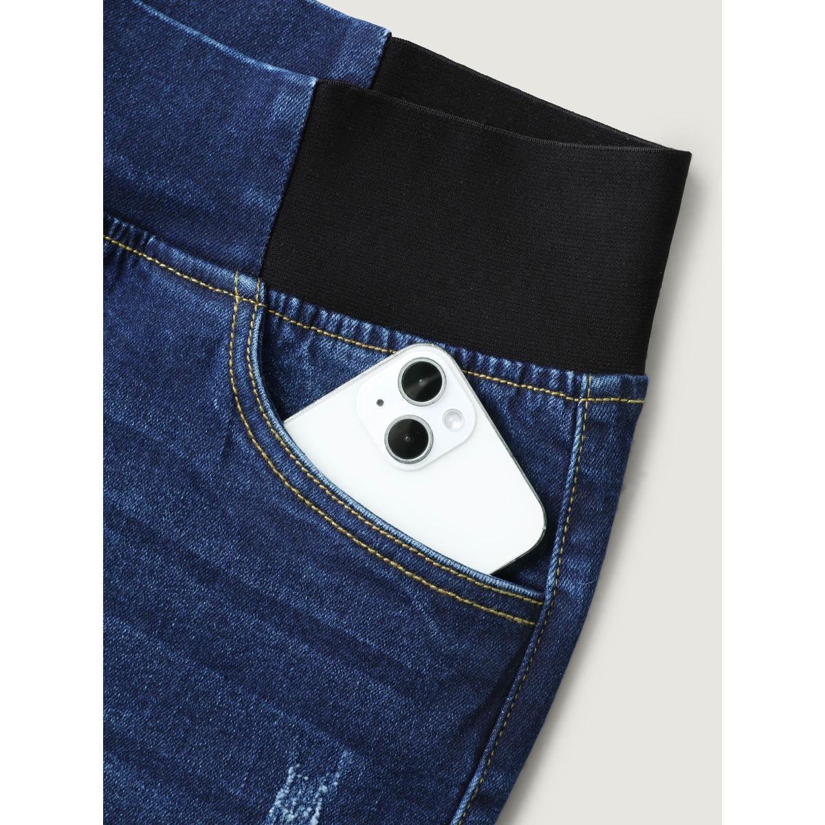 Plus Size Pull-On Stretchy Waist Denim Shorts Women Darkindigo Medium stretch Everyday-Casual Slanted pocket Denim Shorts BloomChic 14/1X Product Image