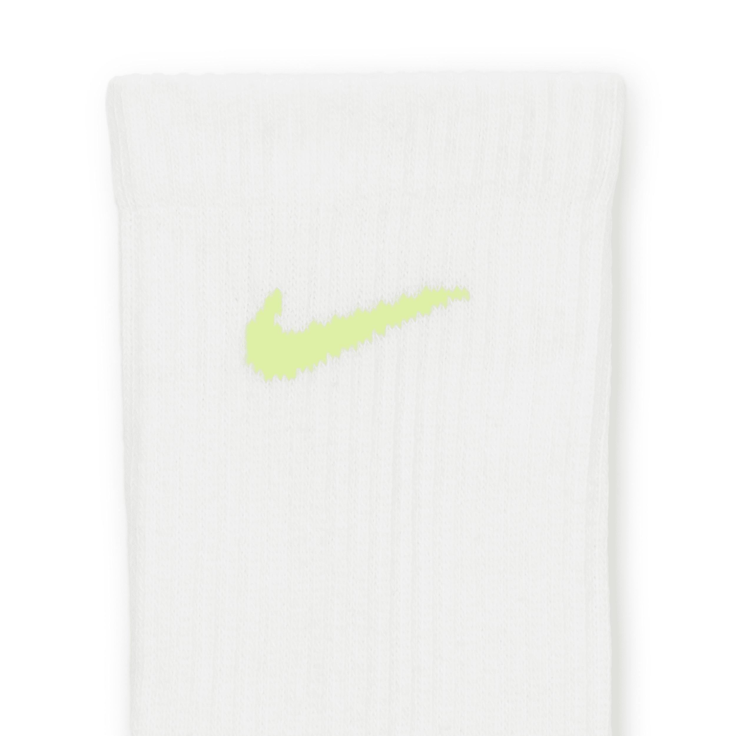 Nike Unisex Everyday Plus Cushioned Training Crew Socks (3 Pairs) Product Image