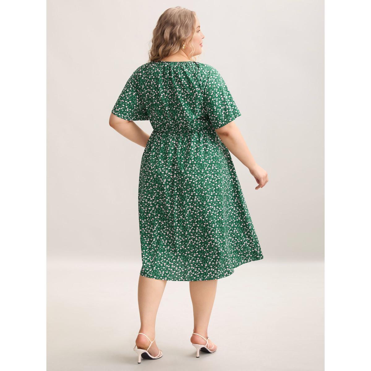 Plus Size Floral Print Split Neck Pockets Midi Dress Emerald Women Elegant Gathered Notched collar Short sleeve Curvy BloomChic 30/6X Product Image