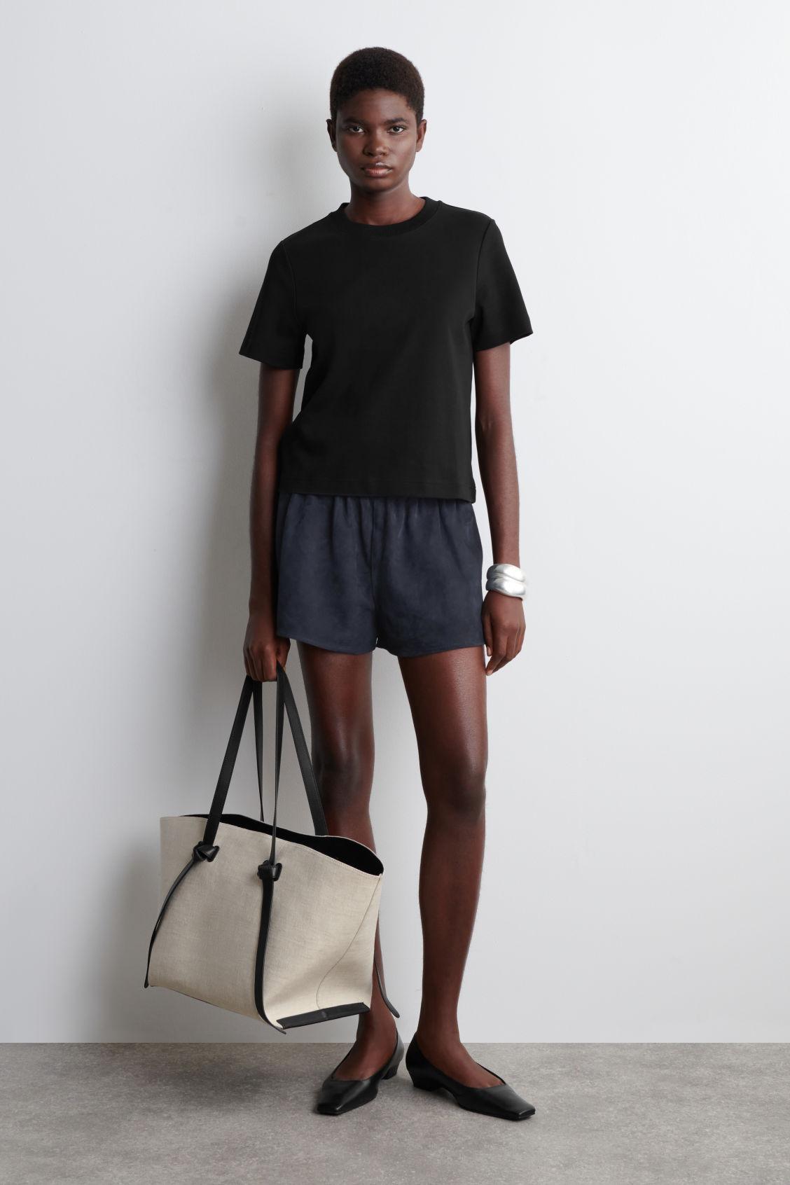 CLEAN CUT REGULAR T-SHIRT Product Image