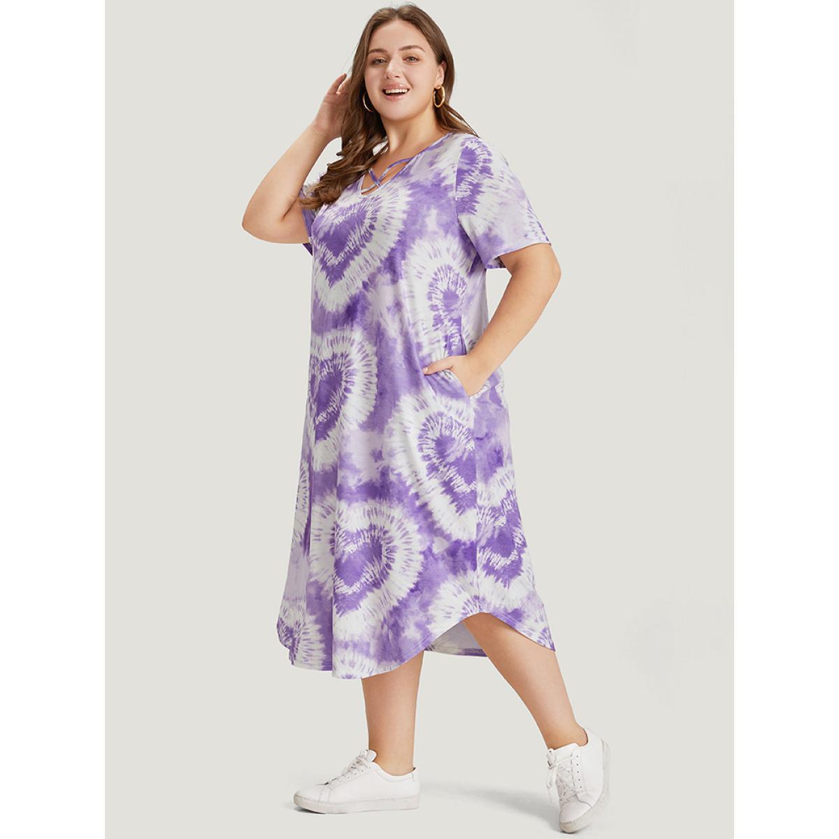 Plus Size Heart Print Tie Dye Pocket Crisscross Neck Dress Lilac Women Casual Printed V-neck Short sleeve Curvy Midi Dress BloomChic 26/4X Product Image