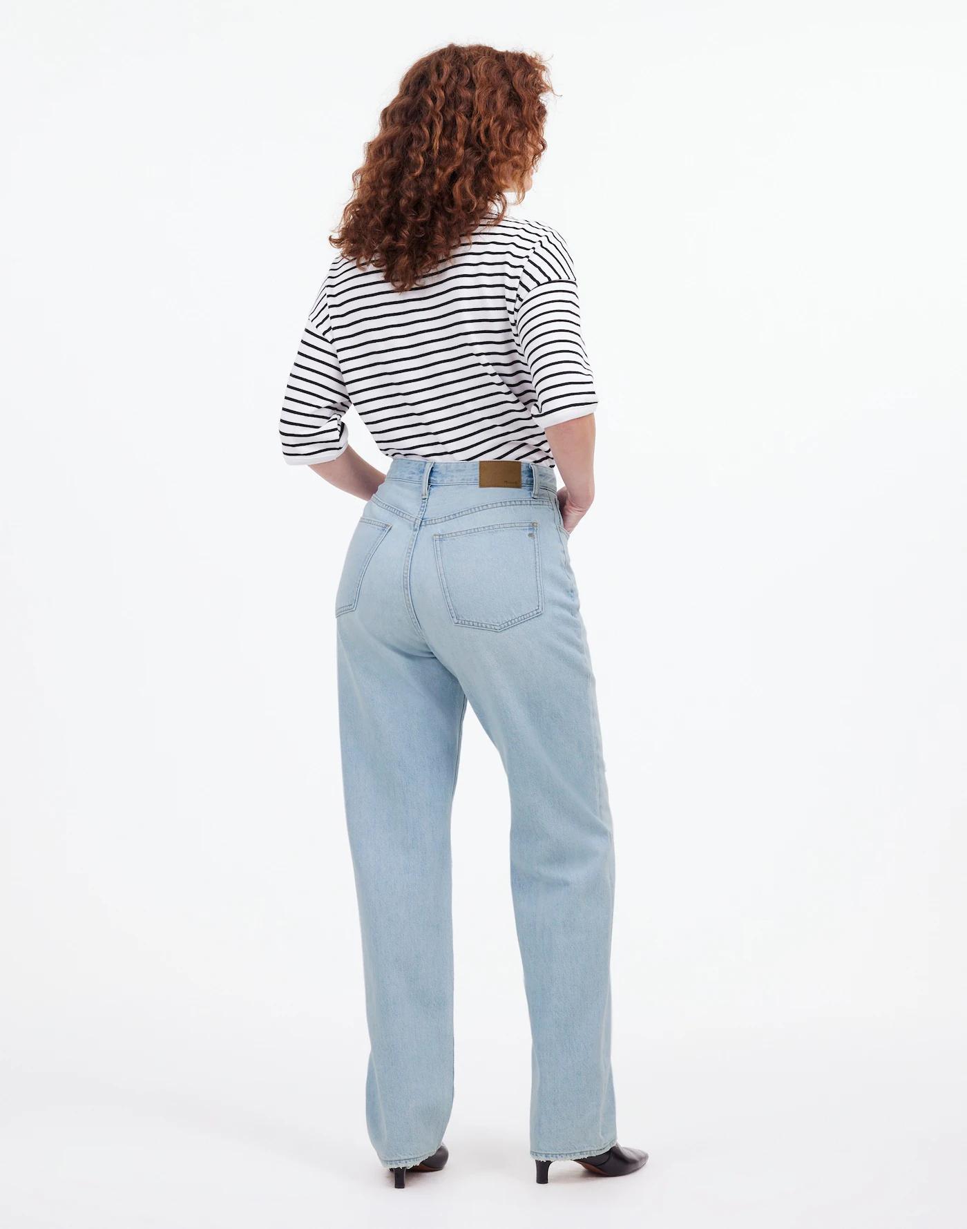 The Petite Curvy '90s Straight Jean Product Image