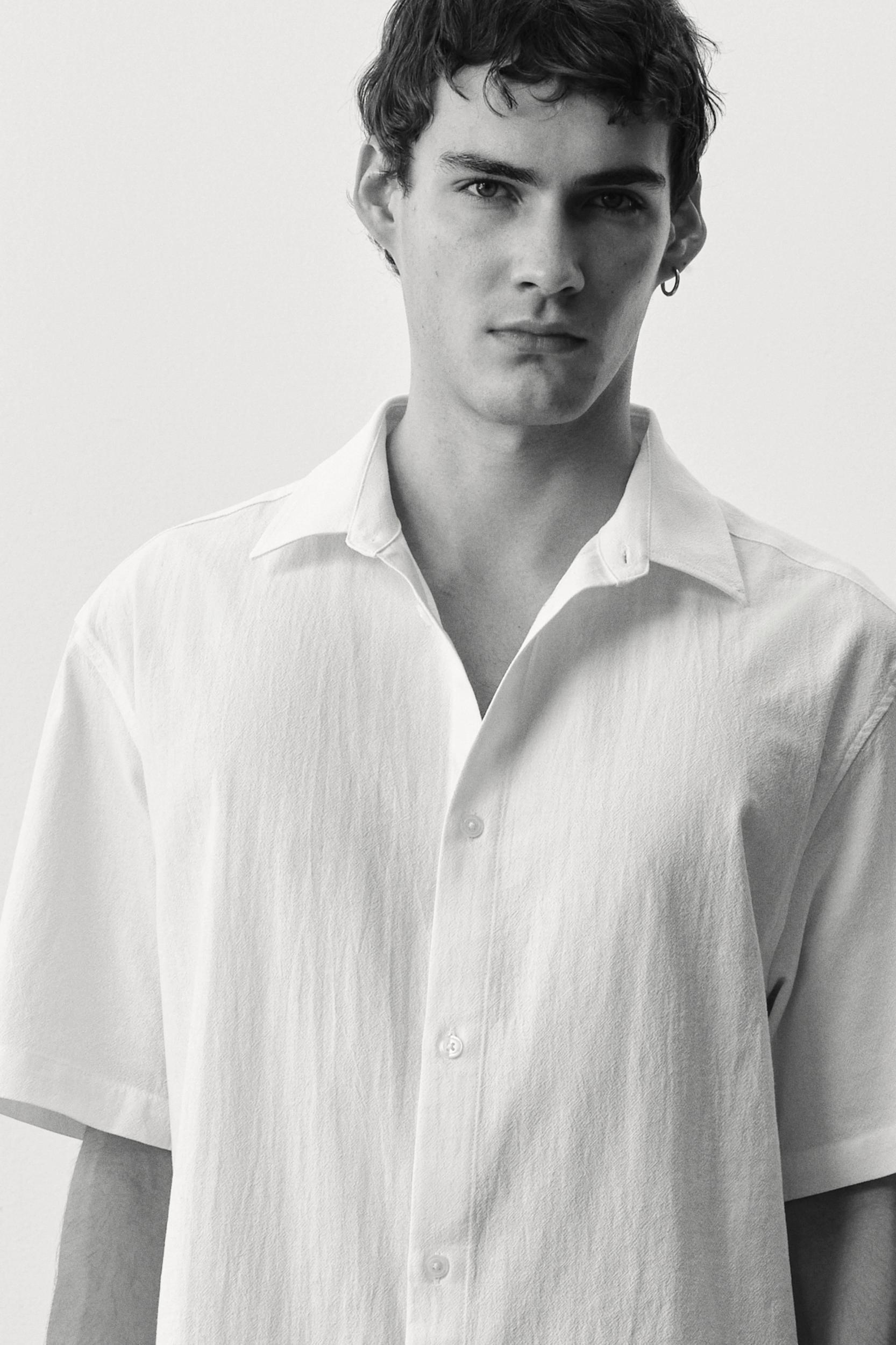 Regular Fit Textured shirt Product Image
