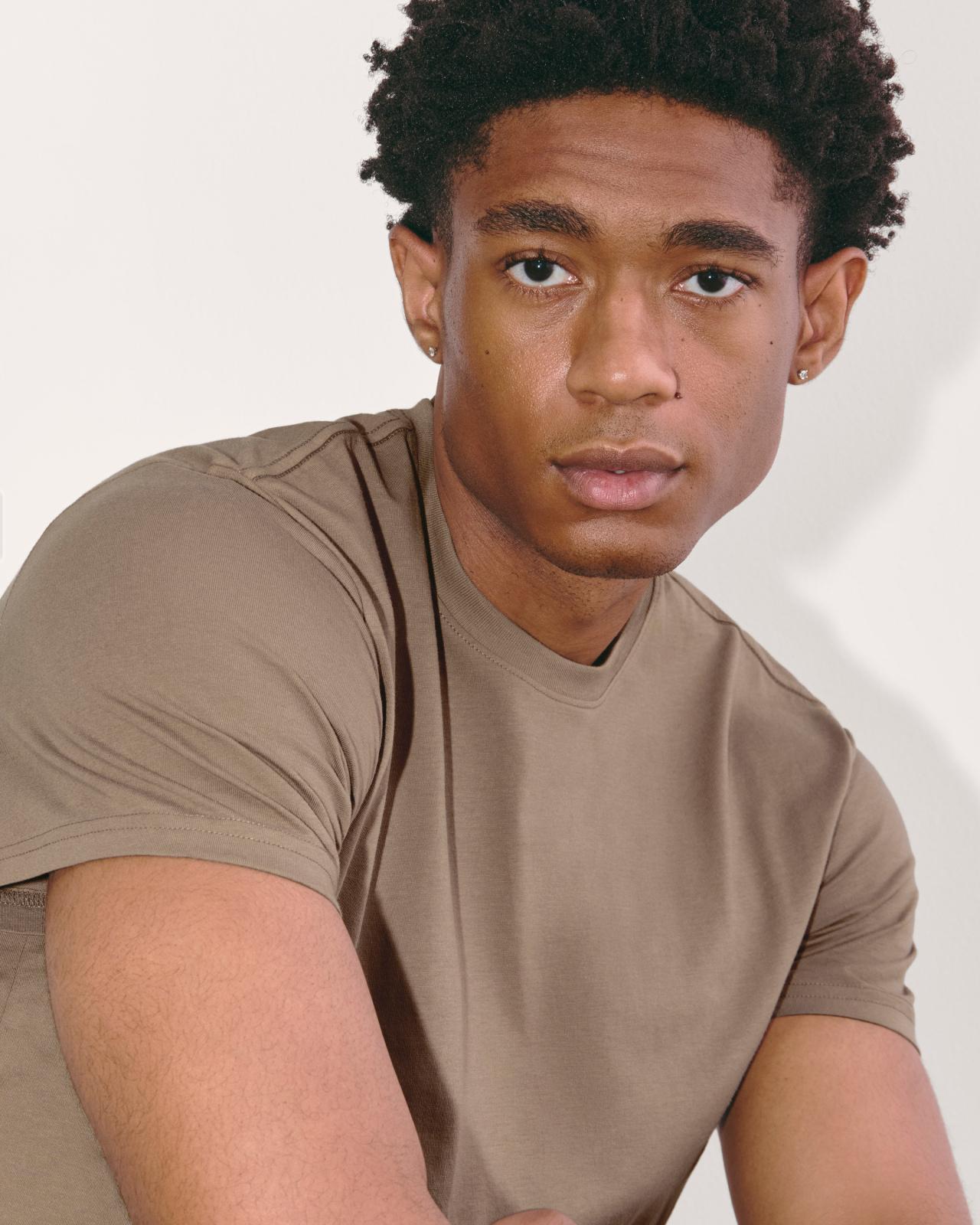 The Essential Organic Crew Product Image