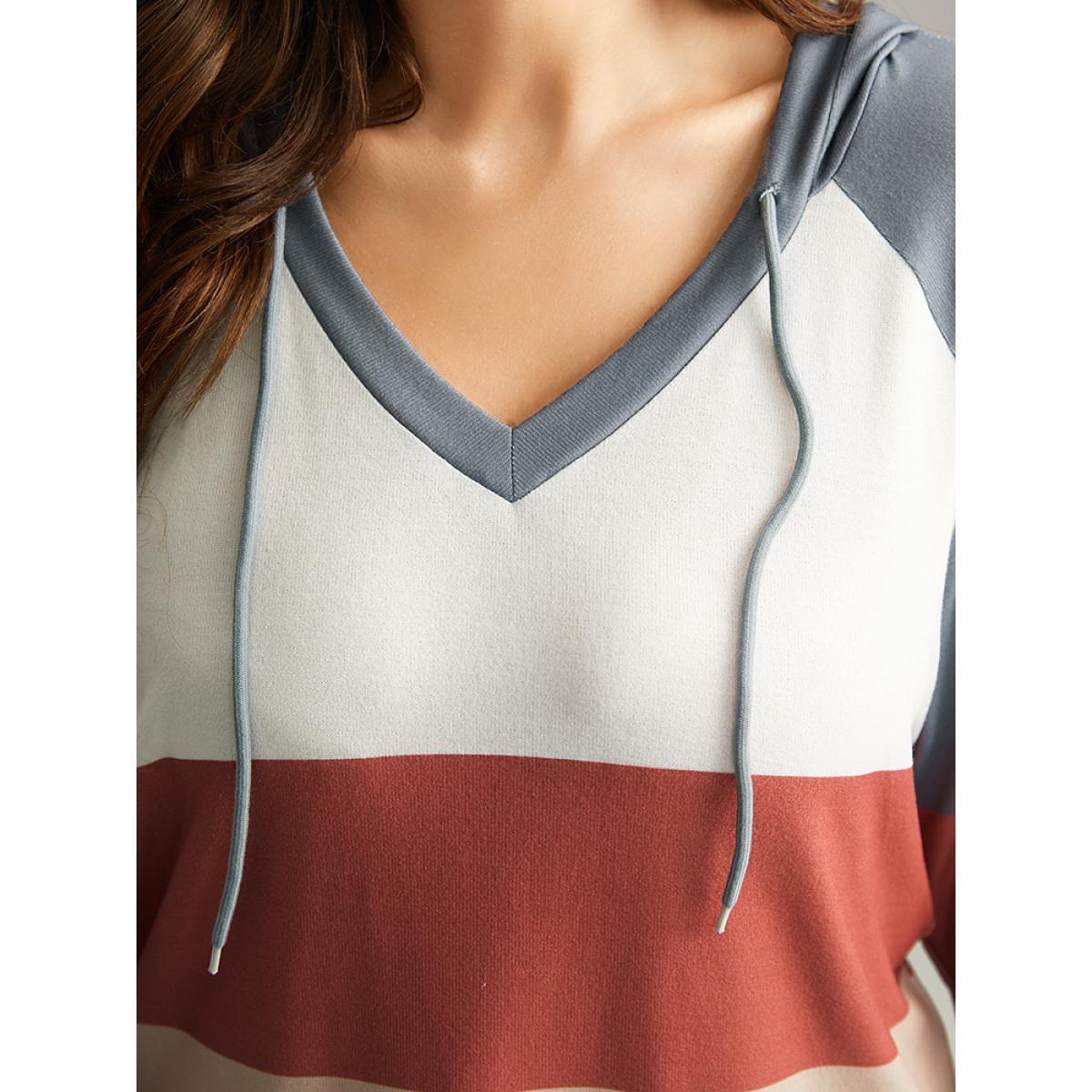 Plus Size Colorblock Contrast Hooded Drawstring Sweatshirt Women Multicolor Casual Contrast Hooded Dailywear Sweatshirts BloomChic 12/L Product Image