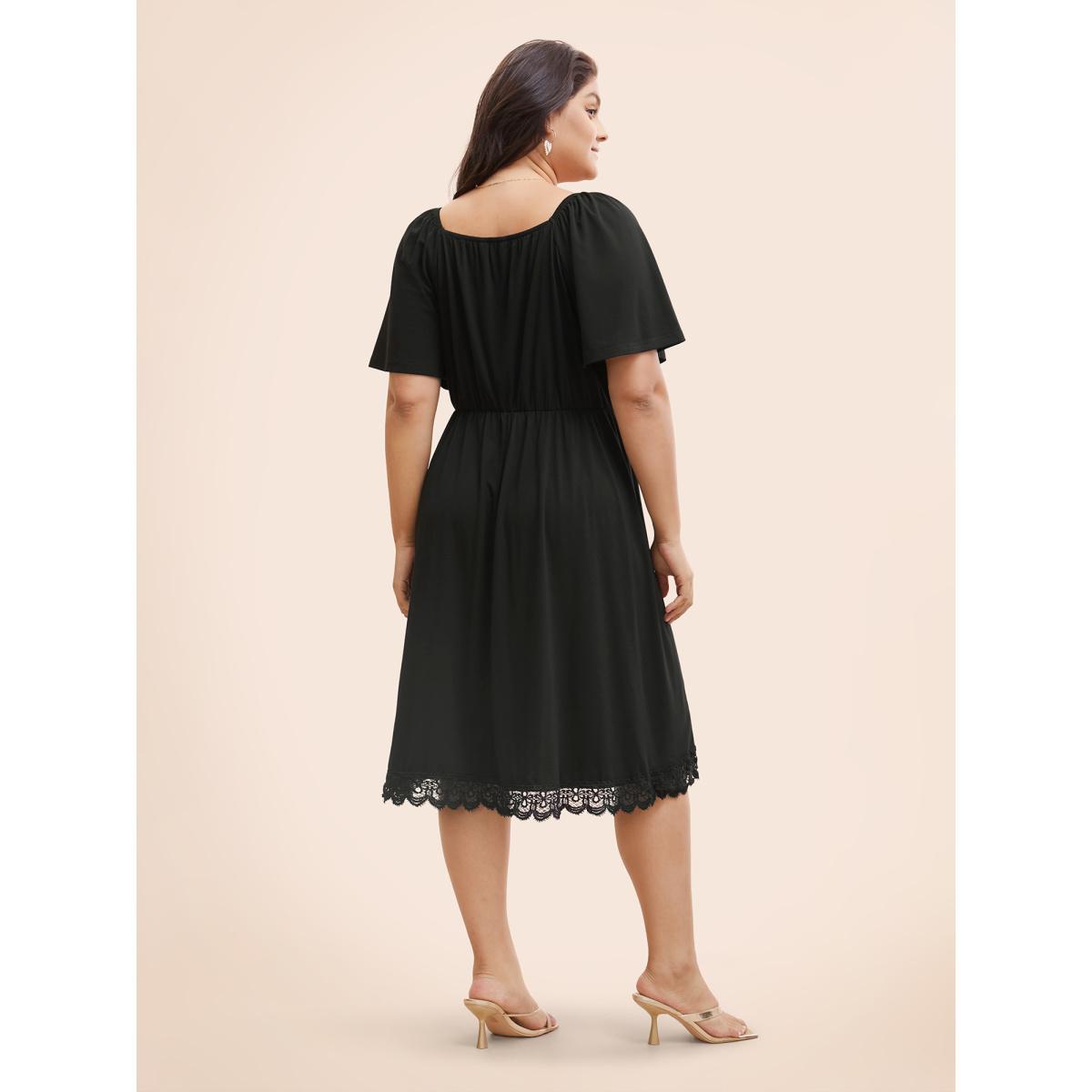 Plus Size Plain Lace Insert Gathered Square Neck Dress Black Women Office Gathered Square Neck Short sleeve Curvy Midi Dress BloomChic 22-24/3X Product Image