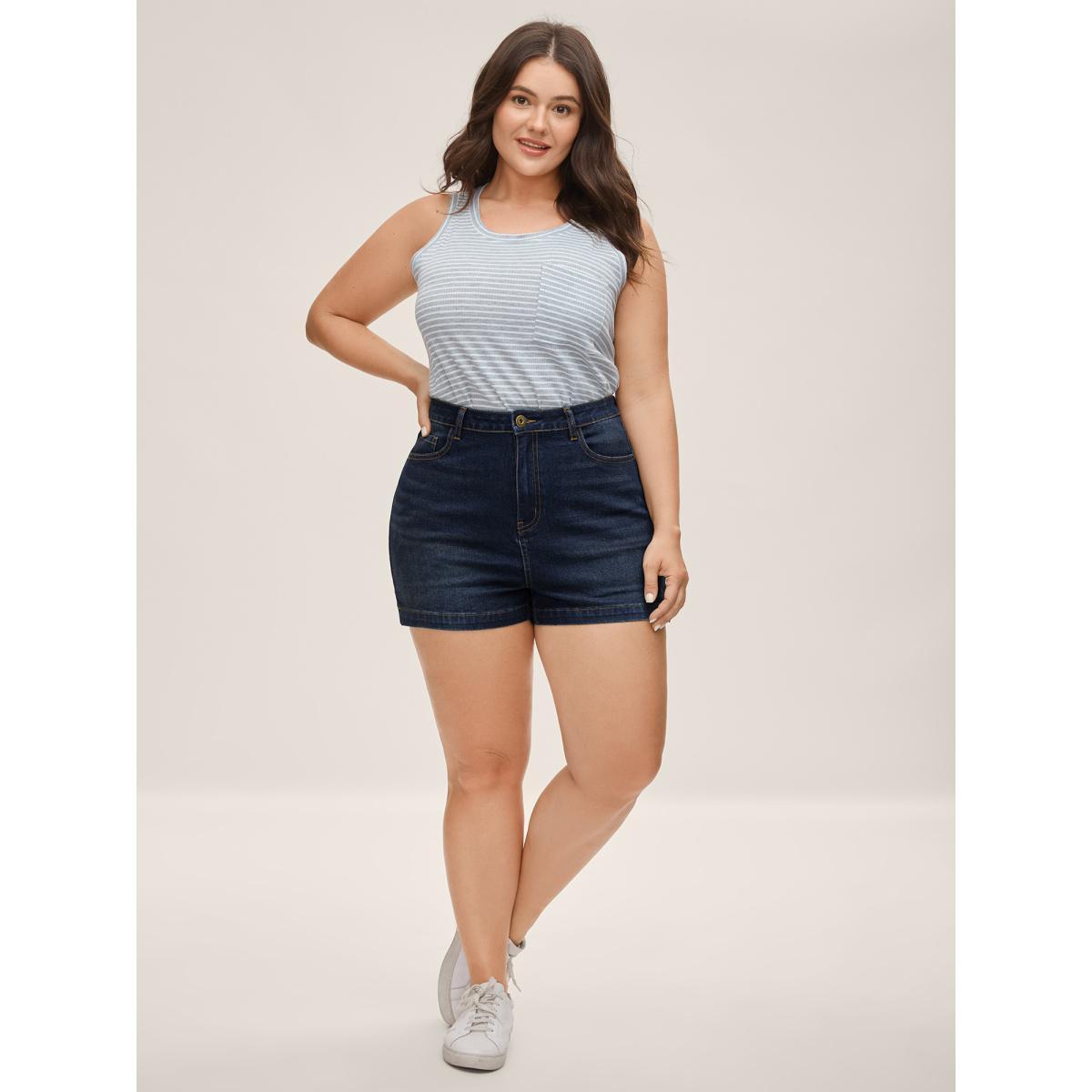 Plus Size Stretchy Classic Straight-Leg Denim Shorts Women Darkindigo Medium stretch Everyday-Casual Slanted pocket Denim Shorts BloomChic 28/5X Product Image