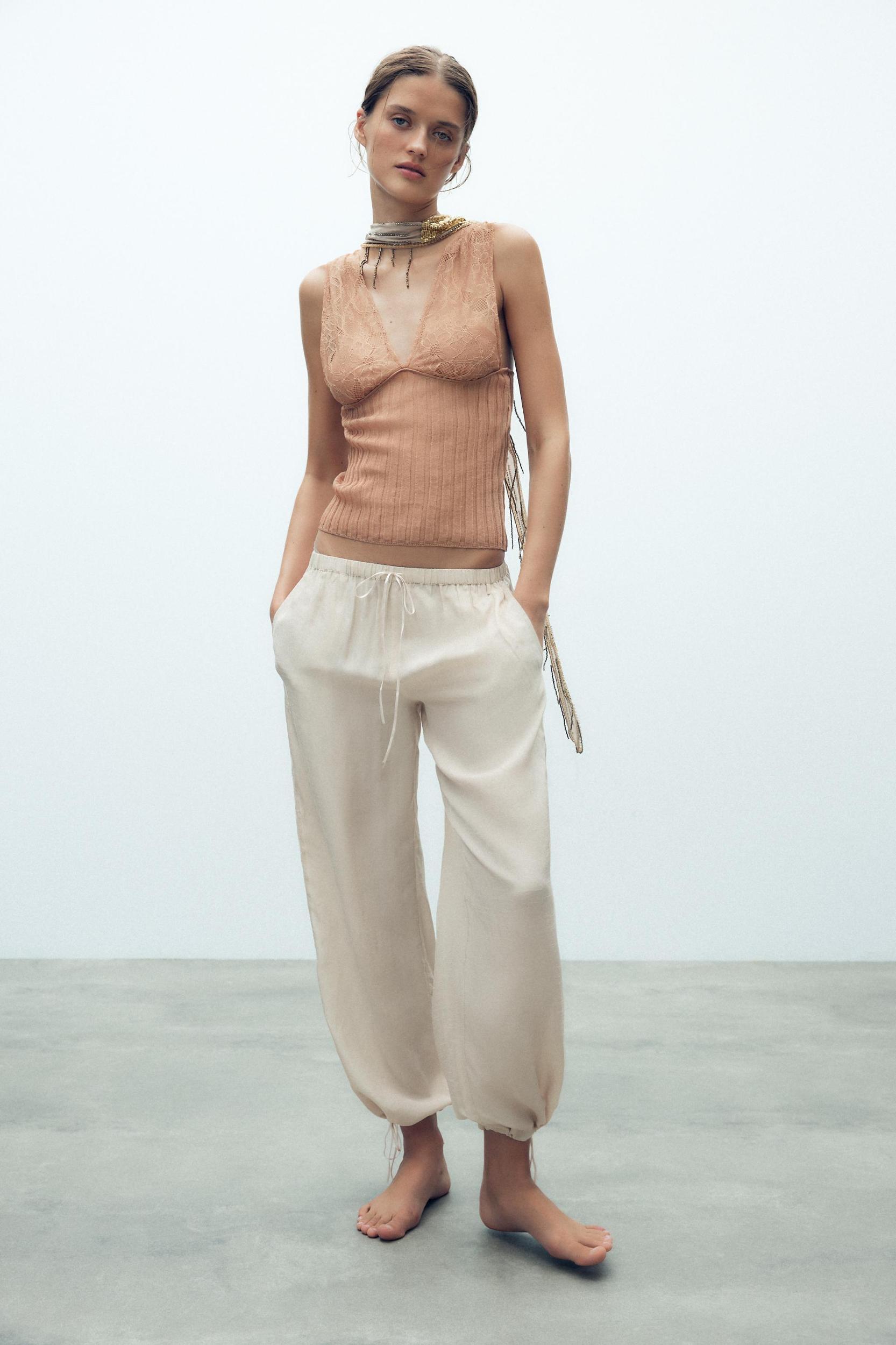 LACE TOP Product Image