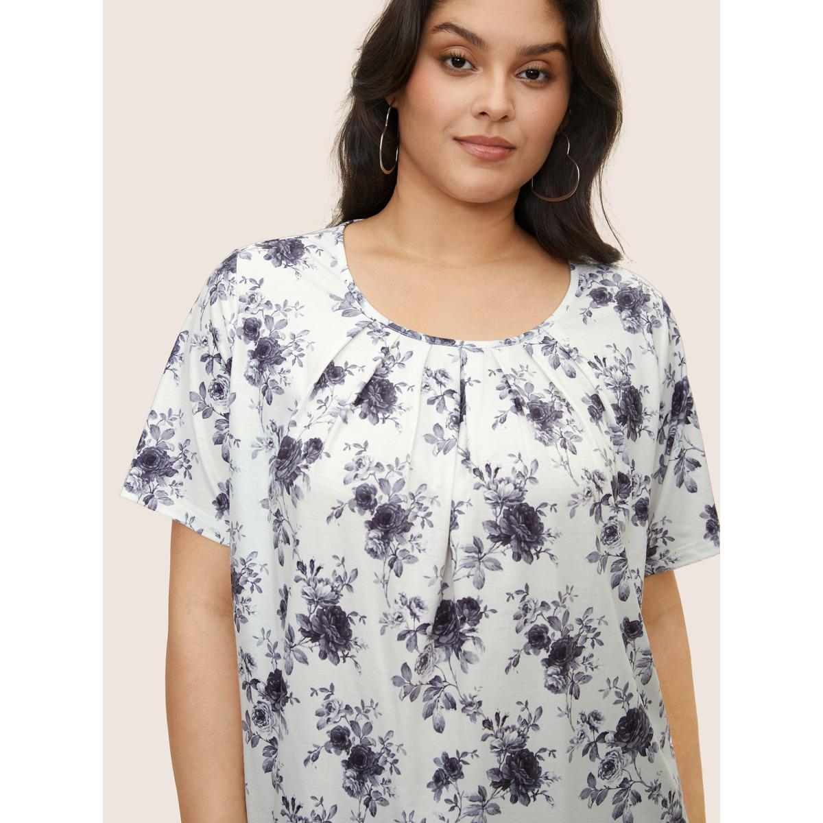 Plus Size Floral Print Round Neck Pleated T-shirt White Women Casual Pleated Round Neck Everyday T-shirts BloomChic 26/4X Product Image