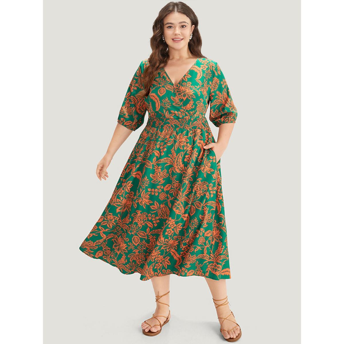 Plus Size Plants Print Overlap Collar Shirred Dress Green Women Vacation Elastic cuffs V-neck Half Sleeve Curvy Midi Dress BloomChic 18-20/2X Product Image