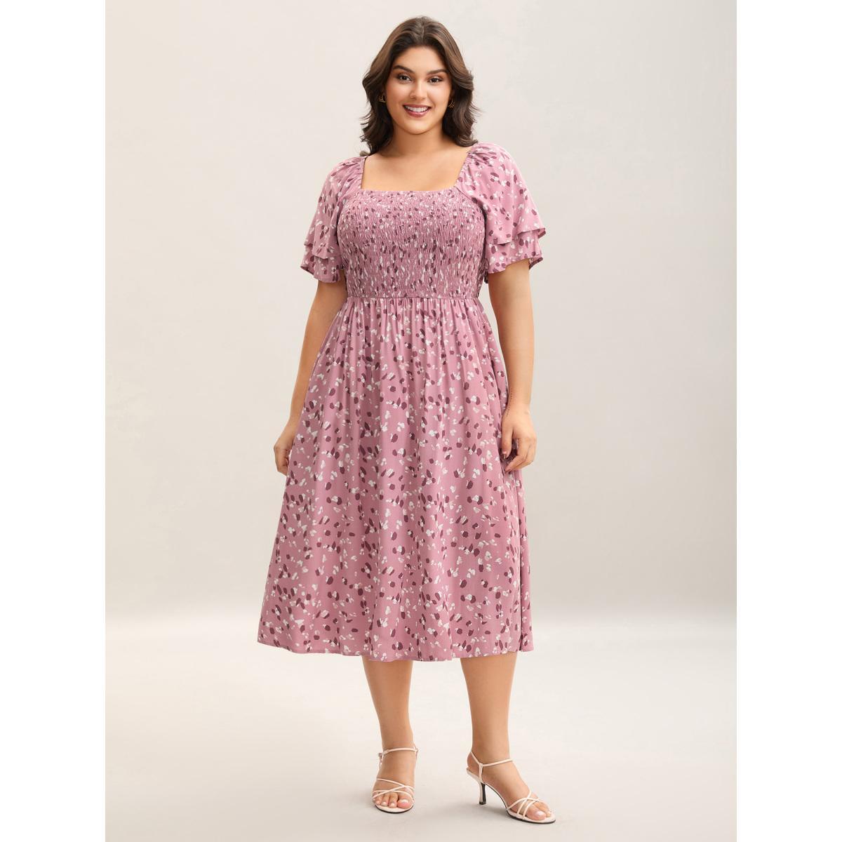 Plus Size Floral Print Shirred Pockets Midi Dress Blush Women Shirred Square Neck Short sleeve Curvy BloomChic 12/L Product Image