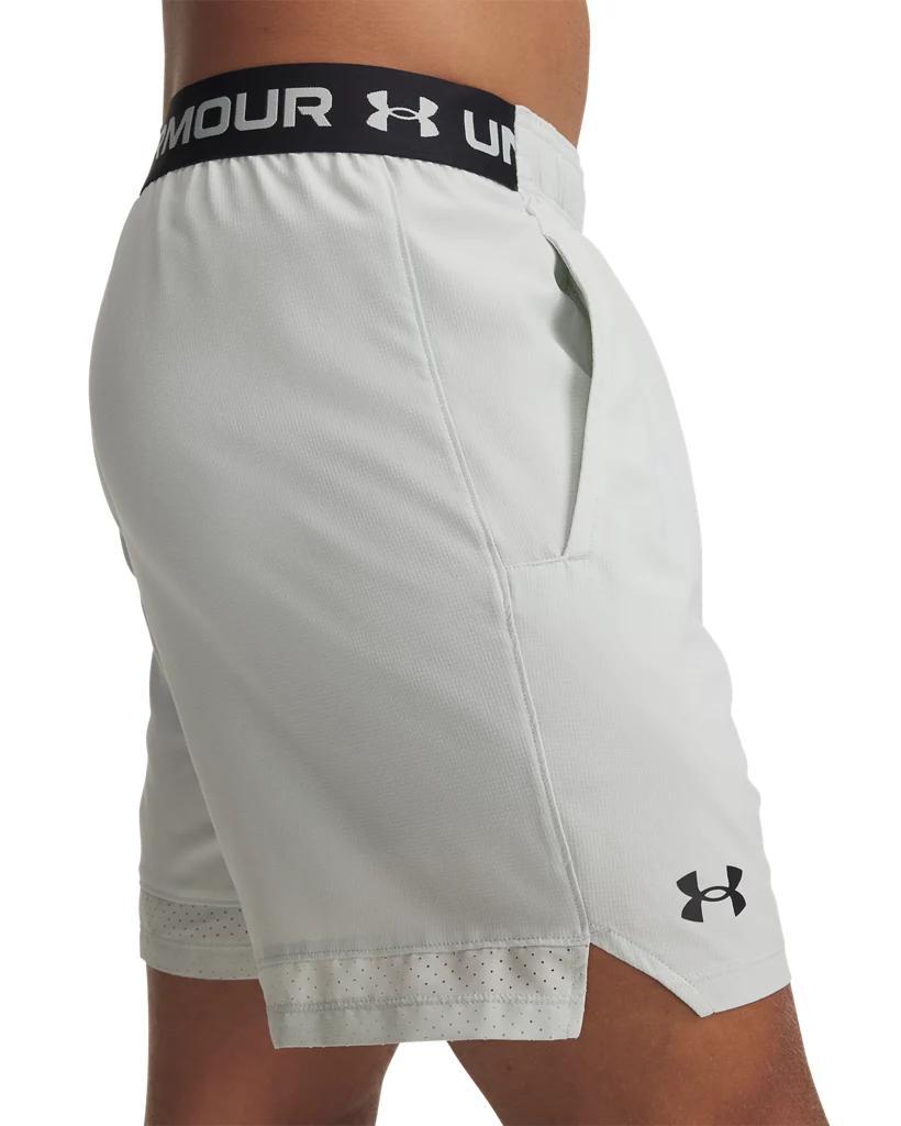UA Vanish Woven Product Image