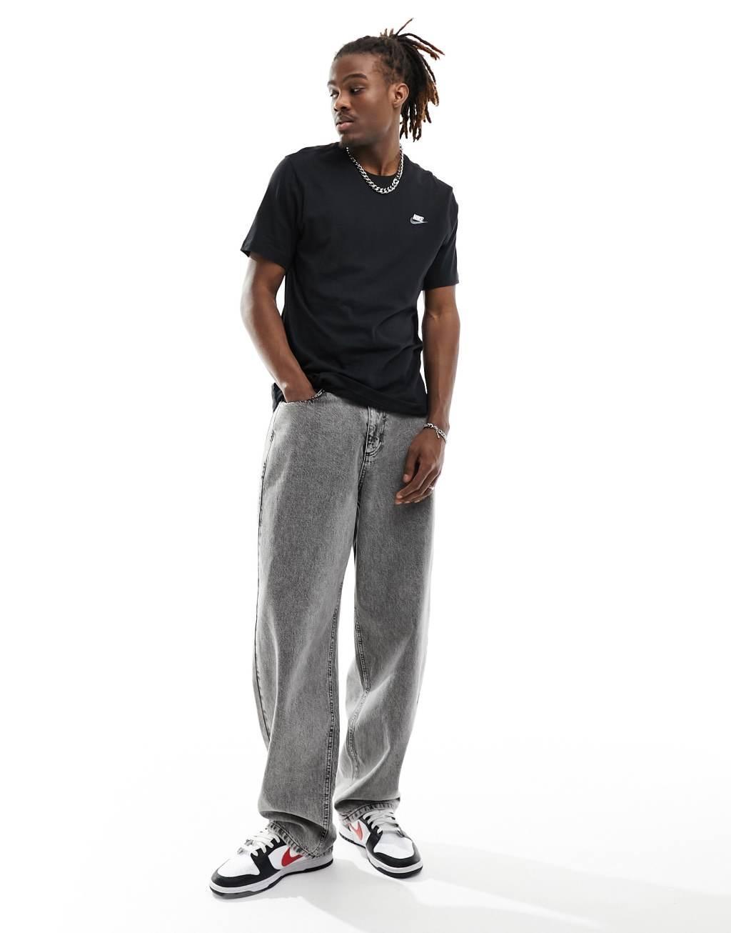Nike Club unisex T-shirt Product Image