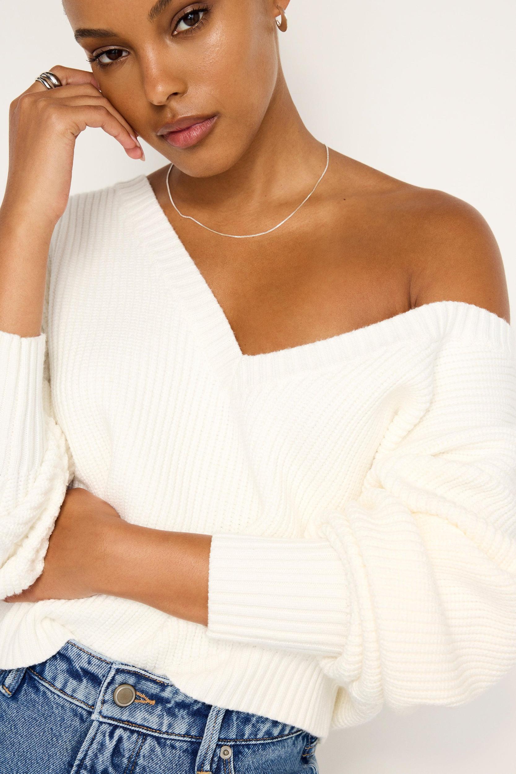 COZY DEEP V SWEATER | IVORY001 Product Image