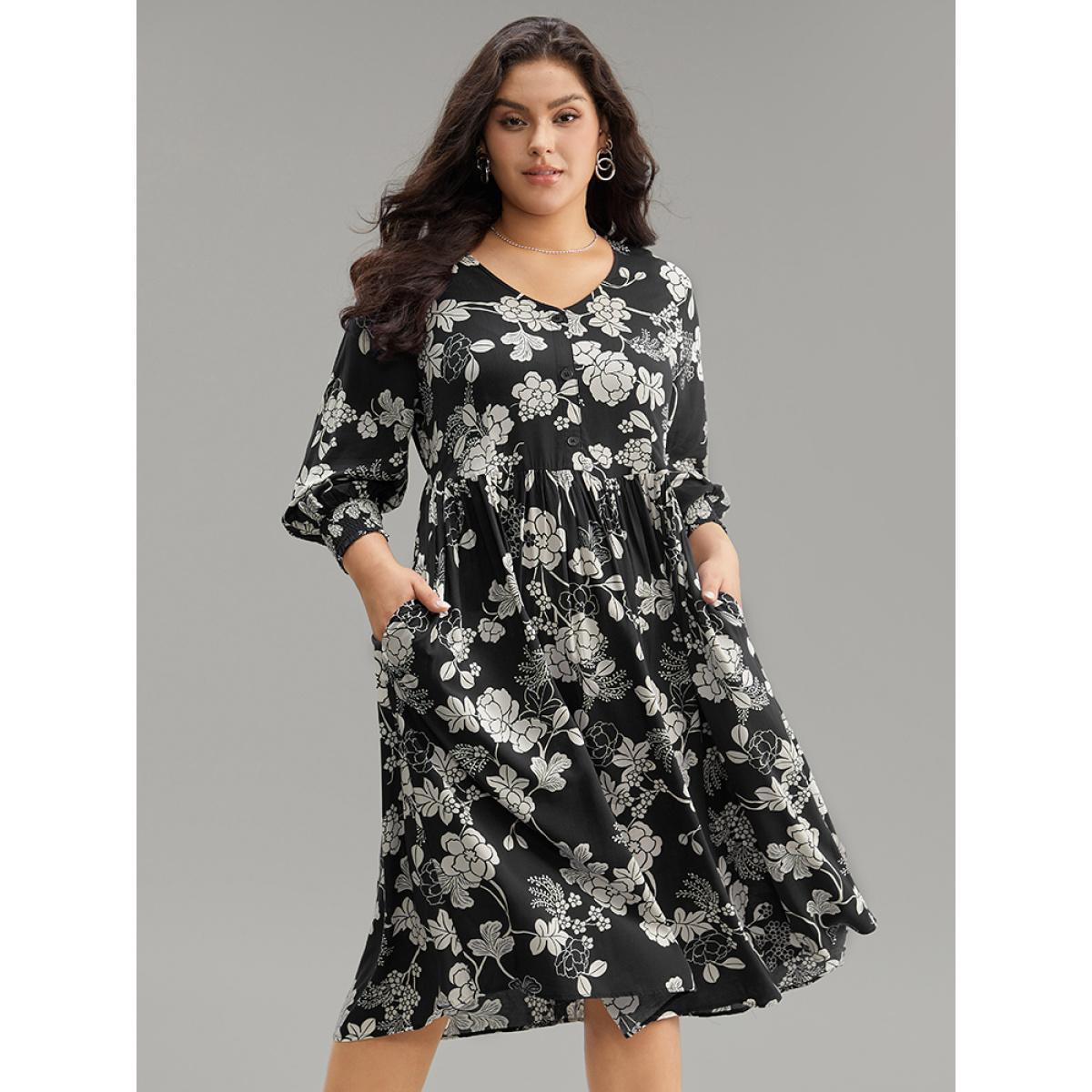 Plus Size Supersoft Essentials Silhouette Floral Print Pocket Dress BlackFlower Women Resort Gathered V-neck Elbow-length sleeve Curvy Midi Dress BloomChic 18-20/2X Product Image