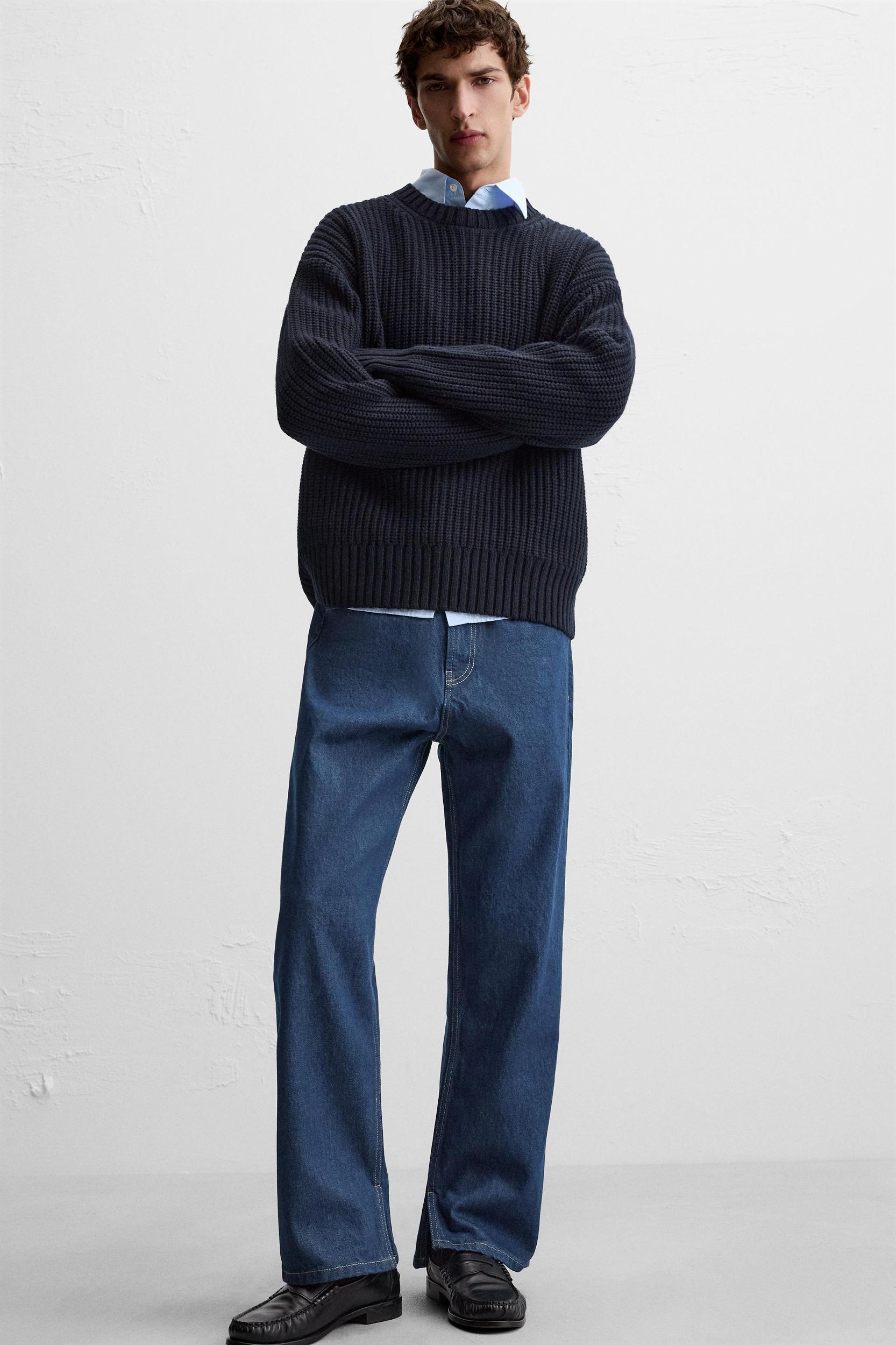 STRAIGHT FIT JEANS WITH SLITS Product Image