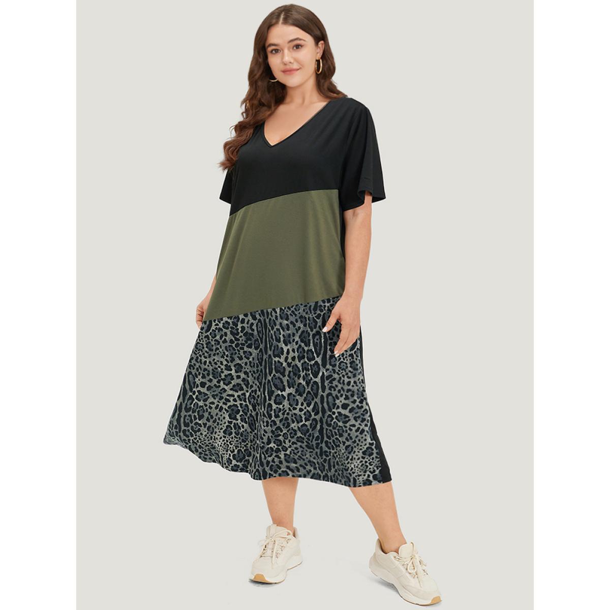 Plus Size Supersoft Essentials Leopard Patchwork Contrast Pocket Split Hem Dress Black Women Casual Patchwork V-neck Short sleeve Curvy Midi Dress BloomChic 30/6X Product Image
