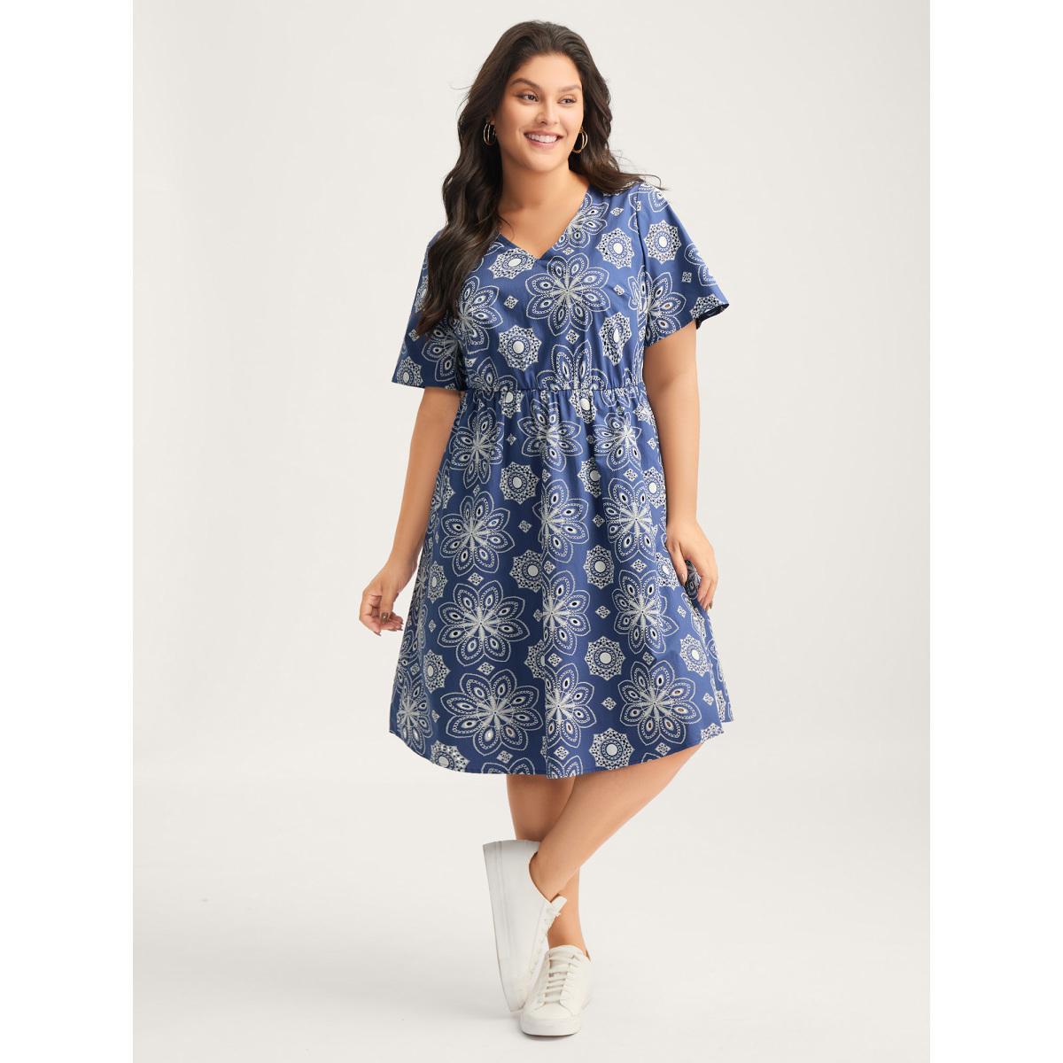 Plus Size Cotton Large Floral Print Textured Pockets Midi Dress Mediumblue Women V-neck Short sleeve Curvy BloomChic 14-16/1X Product Image
