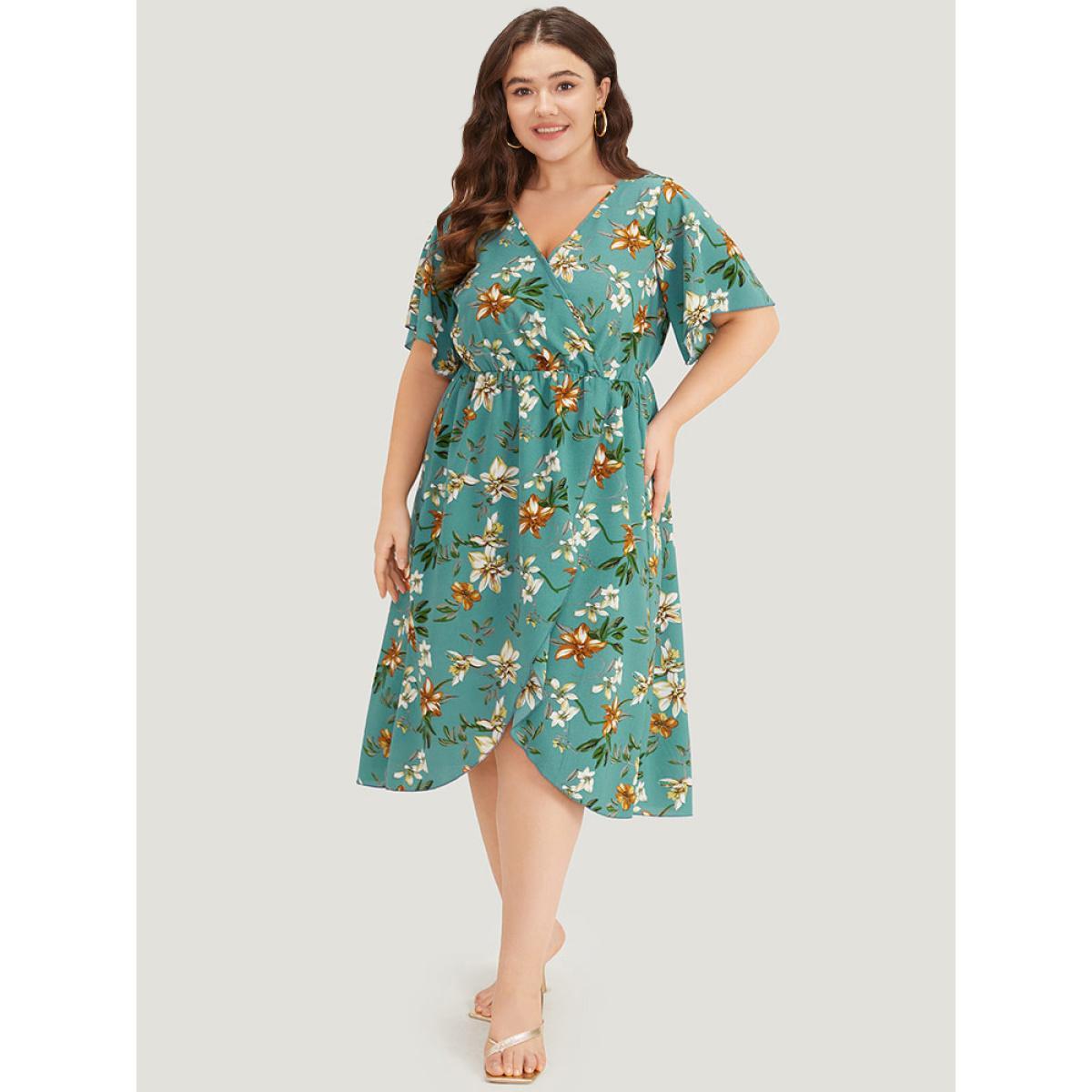 Plus Size Floral Print :Pocket Ruffles Pocket Wrap Hem Dress Emerald Women Elegant Printed V-neck Short sleeve Curvy Midi Dress BloomChic 12/L Product Image