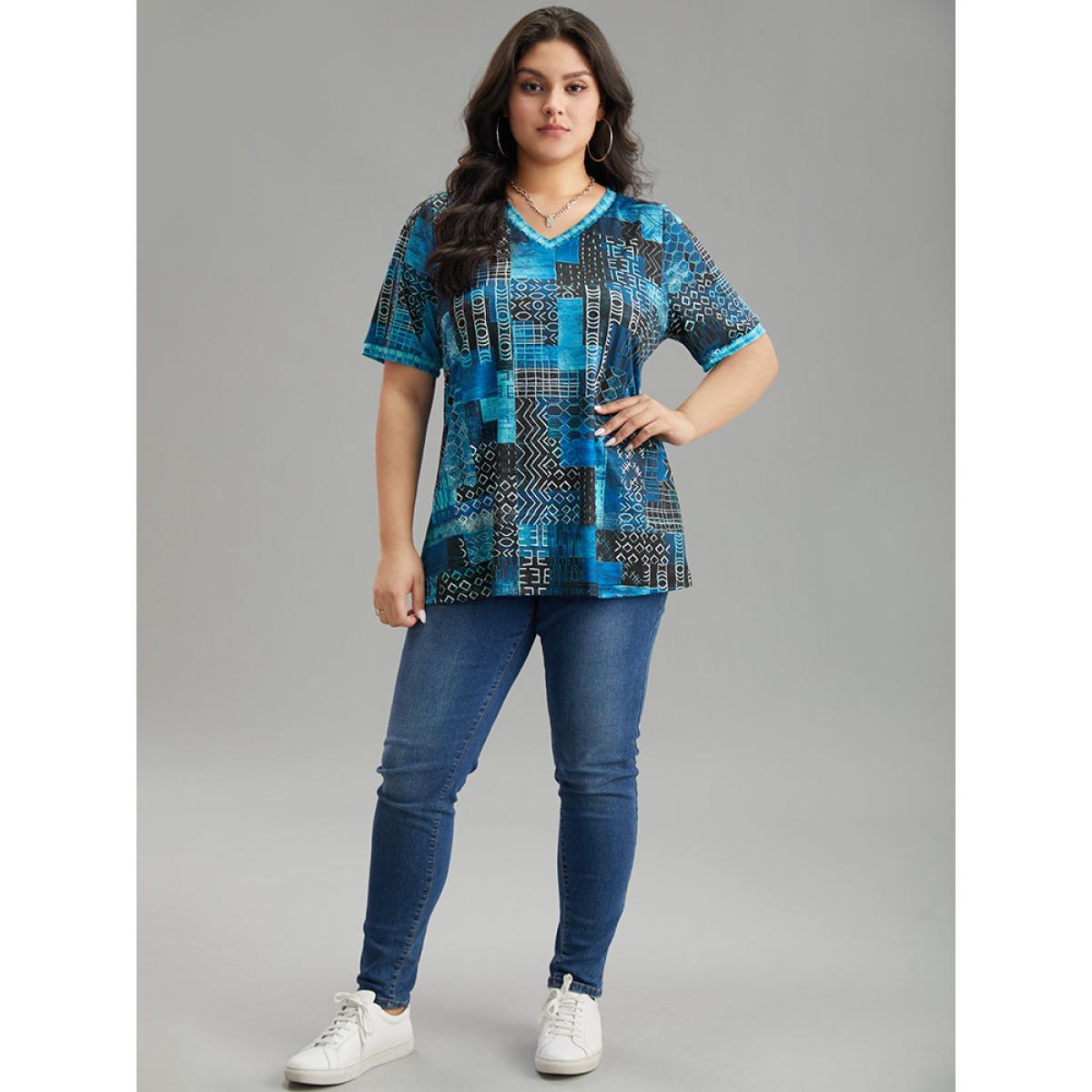 Plus Size Geometric Print V Neck T-shirt Multicolor Women Casual Printed Geometric V-neck Dailywear T-shirts BloomChic 10/M Product Image