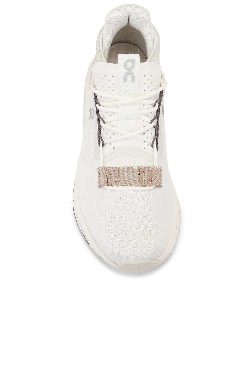 Cloudnova 2 Sneaker On Product Image