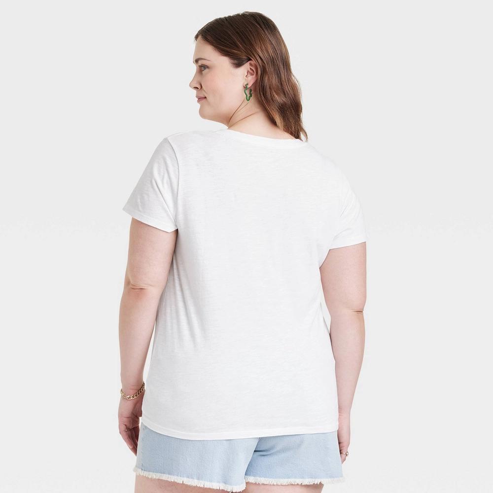 Womens Short Sleeve V-Neck T-Shirt - Universal Thread White 3X Product Image