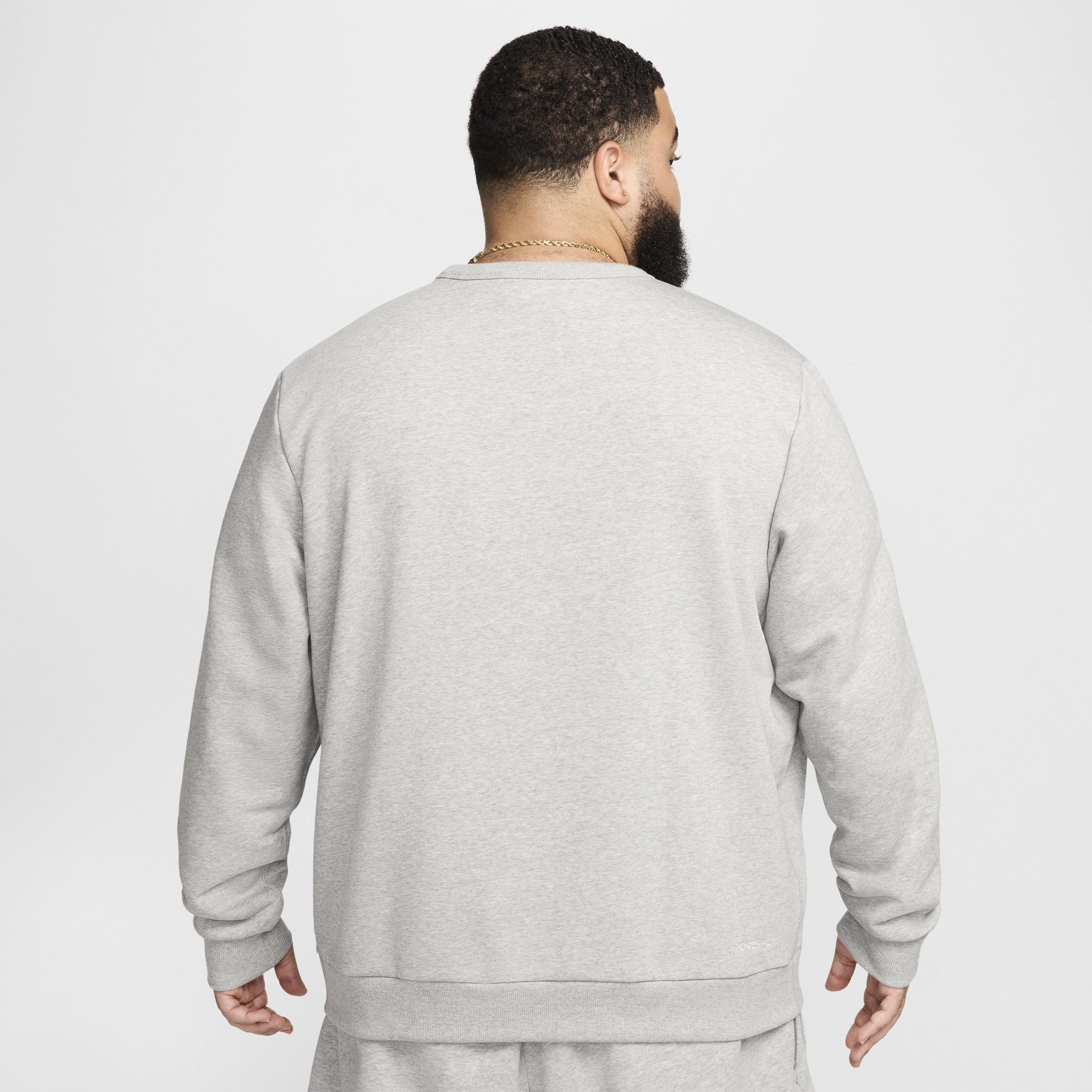 Nike Men's Standard Issue Dri-FIT Basketball Crew-Neck Sweatshirt Product Image