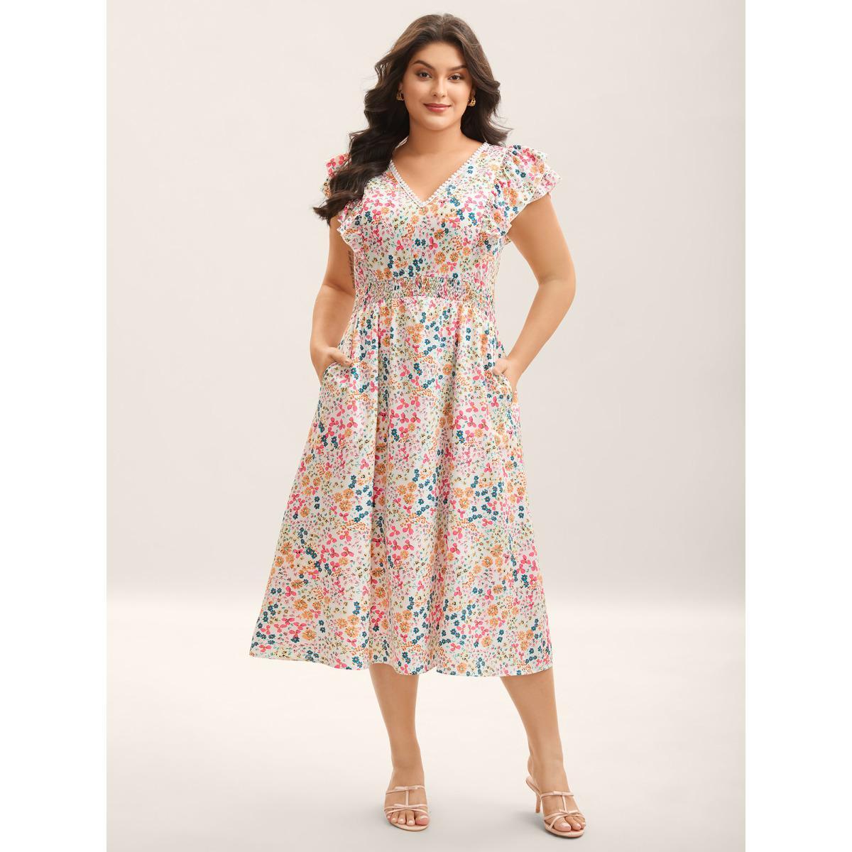 Plus Size Sweet Floral Print Lace Neck Midi Dress Lightpink Women V-neck Short sleeve Curvy BloomChic 30/6X Product Image