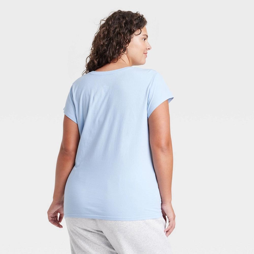 Womens Fitted Short Sleeve T-Shirt - Universal Thread Light Blue 3X Product Image