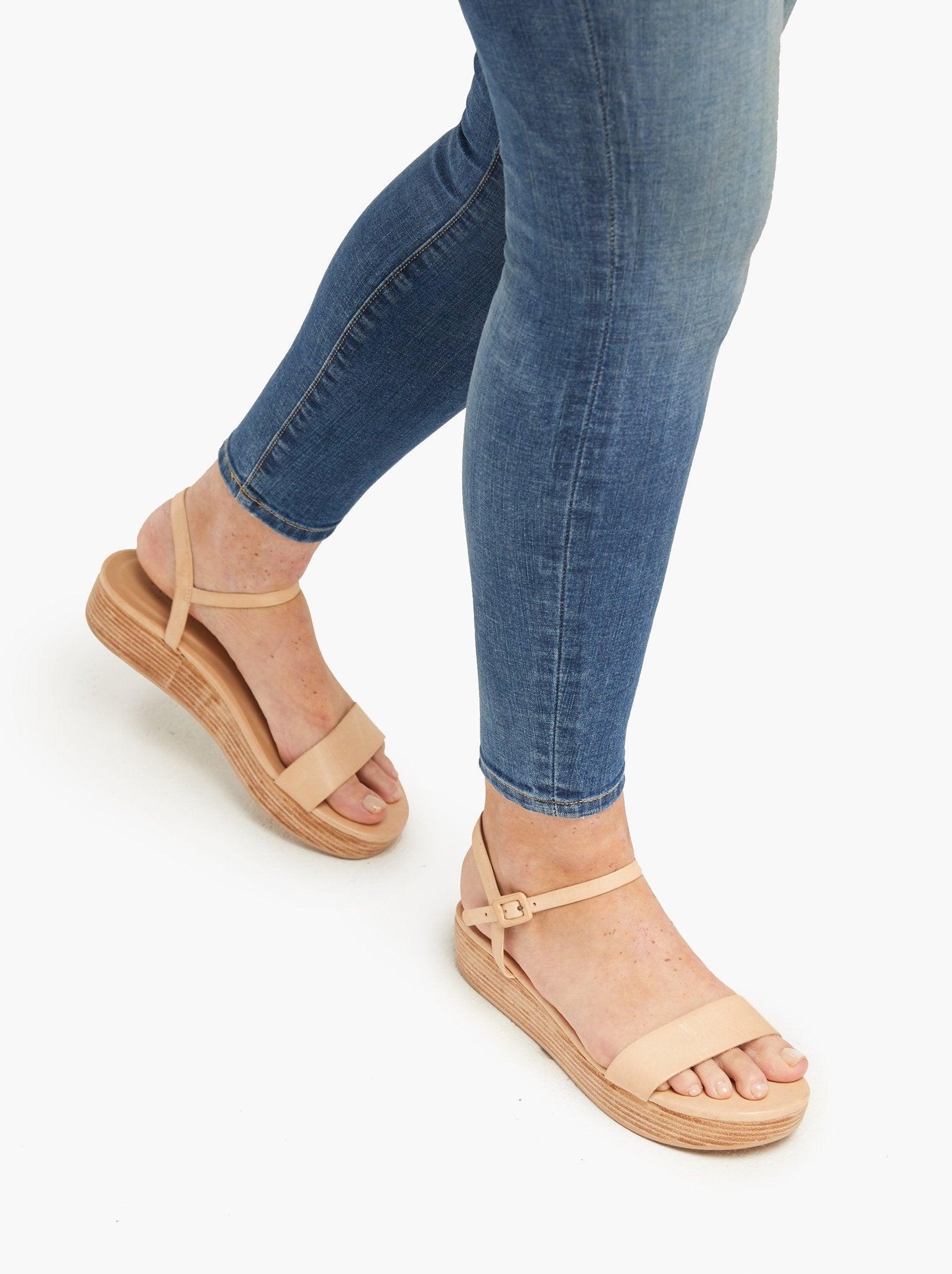 ABLE Larissa Platform Product Image