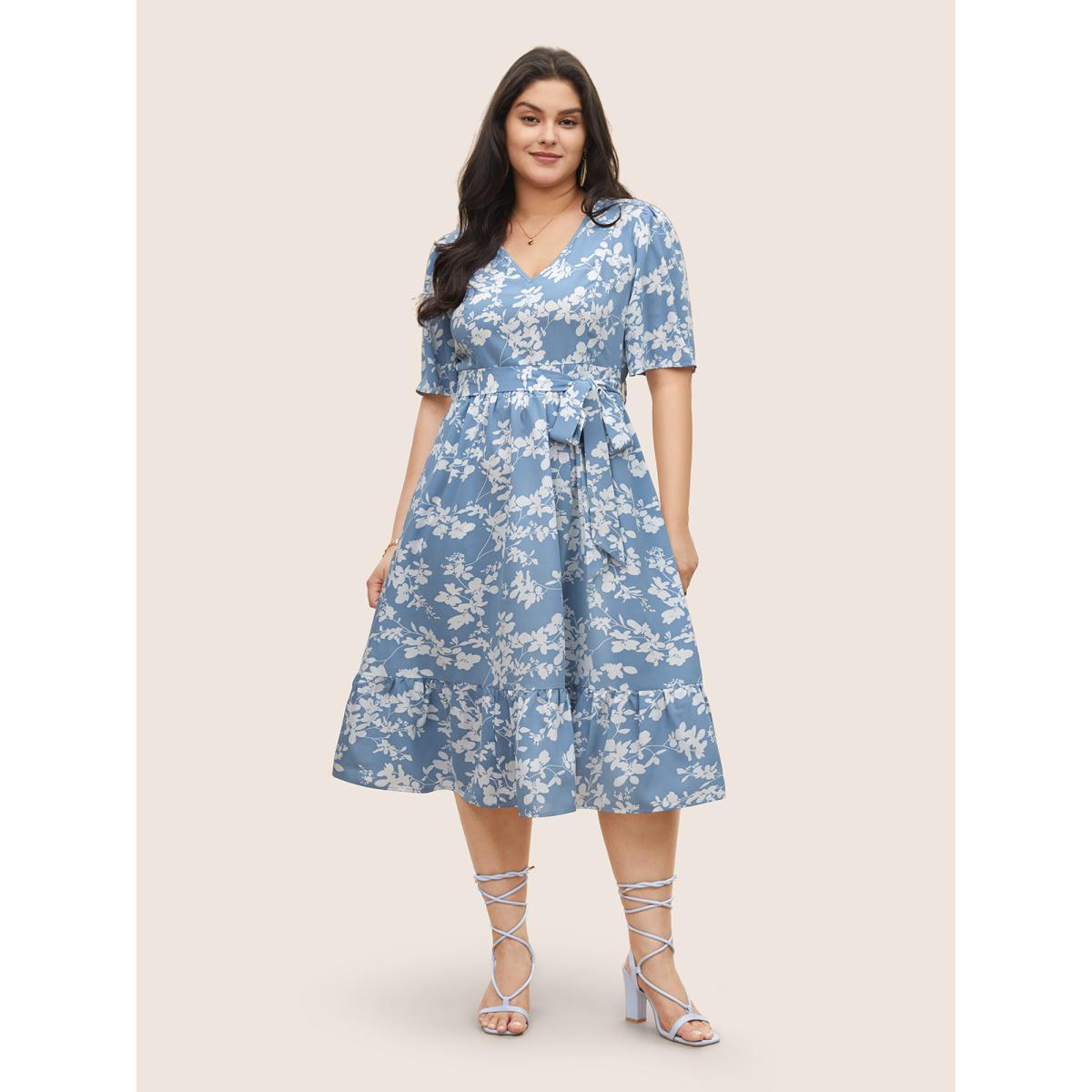 Plus Size Silhouette Floral Print Patchwork Elastic Waist Dress LightBlue Women Elegant Non V-neck Short sleeve Curvy Midi Dress BloomChic 30/6X Product Image