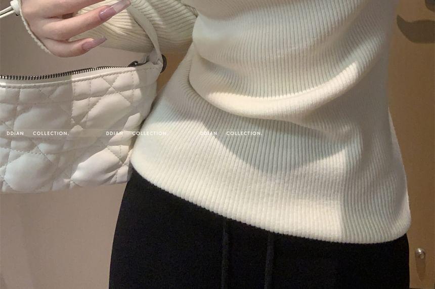 Long-Sleeve V-Neck Plain Ribbed Slim Fit Knit Top Product Image