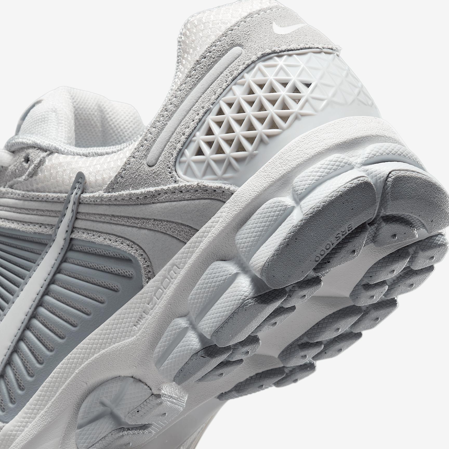 Nike Women's Zoom Vomero Shoes Product Image