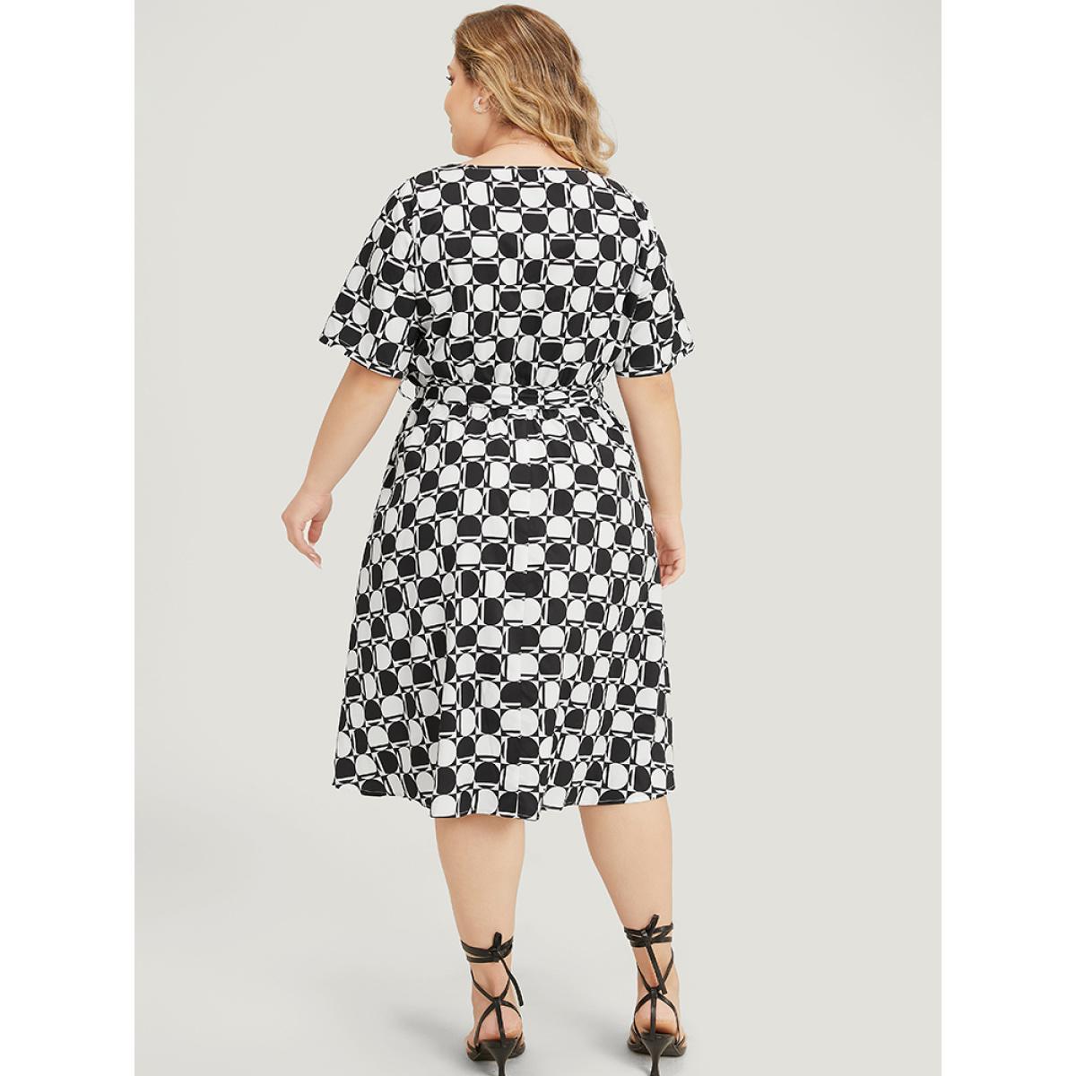 Plus Size Geometric Print Pocket Belted V Neck Dress Multicolor Women Elegant Contrast V-neck Short sleeve Curvy Knee Dress BloomChic 10/M Product Image