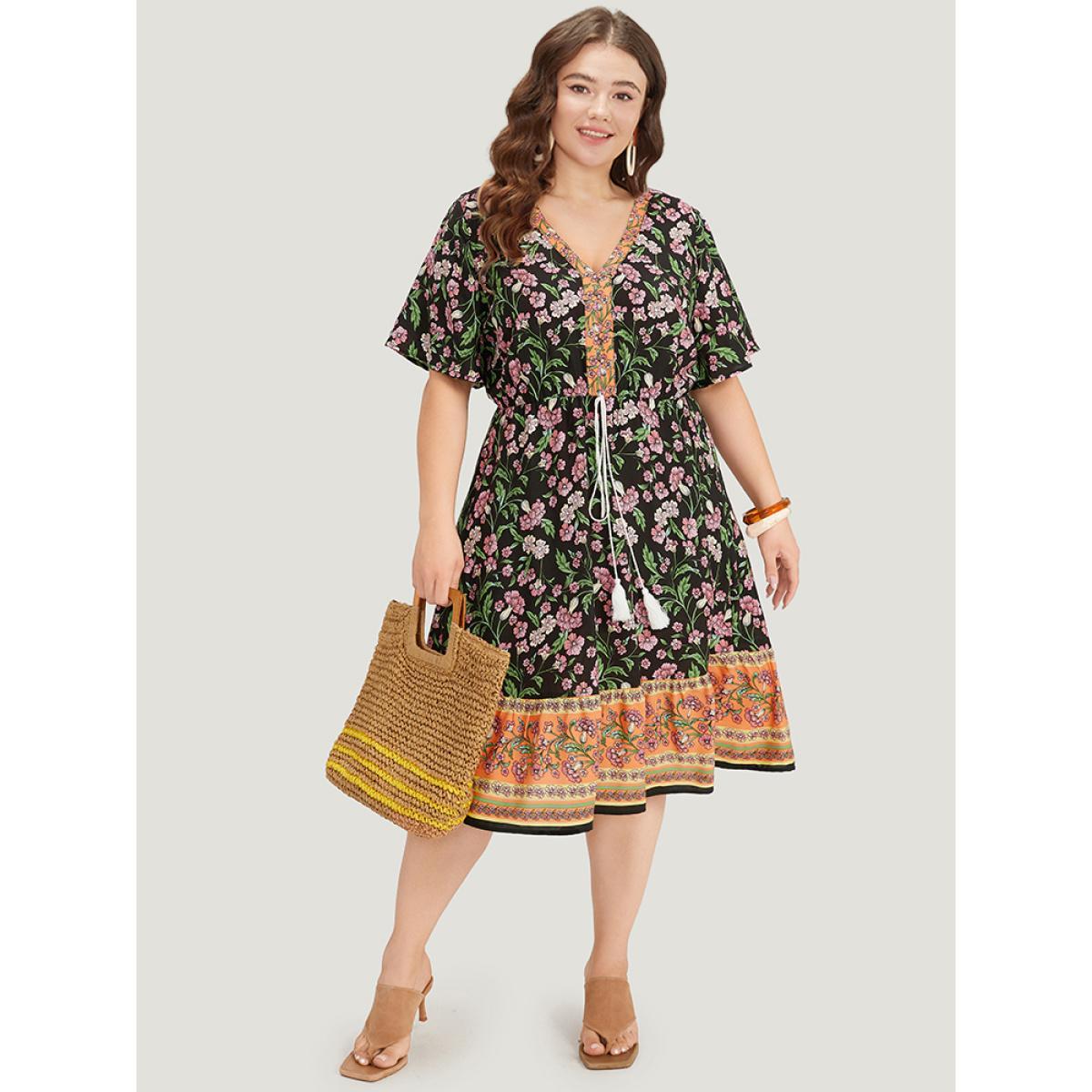 Plus Size Floral Print Pocket Tassels Ties Patchwork Dress Black Women Vacation Tassels V-neck Short sleeve Curvy Midi Dress BloomChic 18-20/2X Product Image