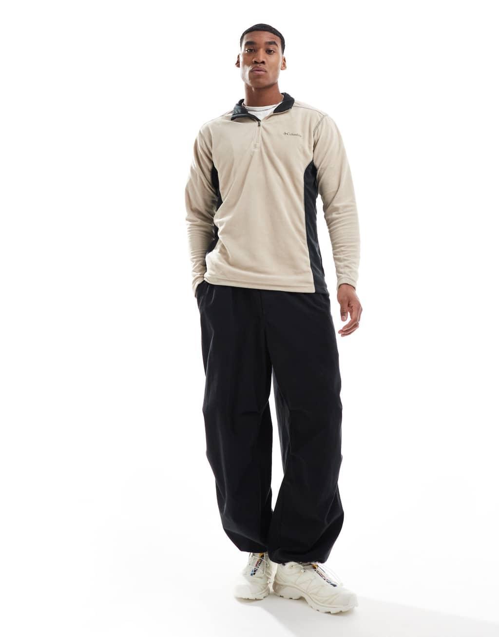 Columbia Klamath Range half zip fleece in stone and black  Product Image