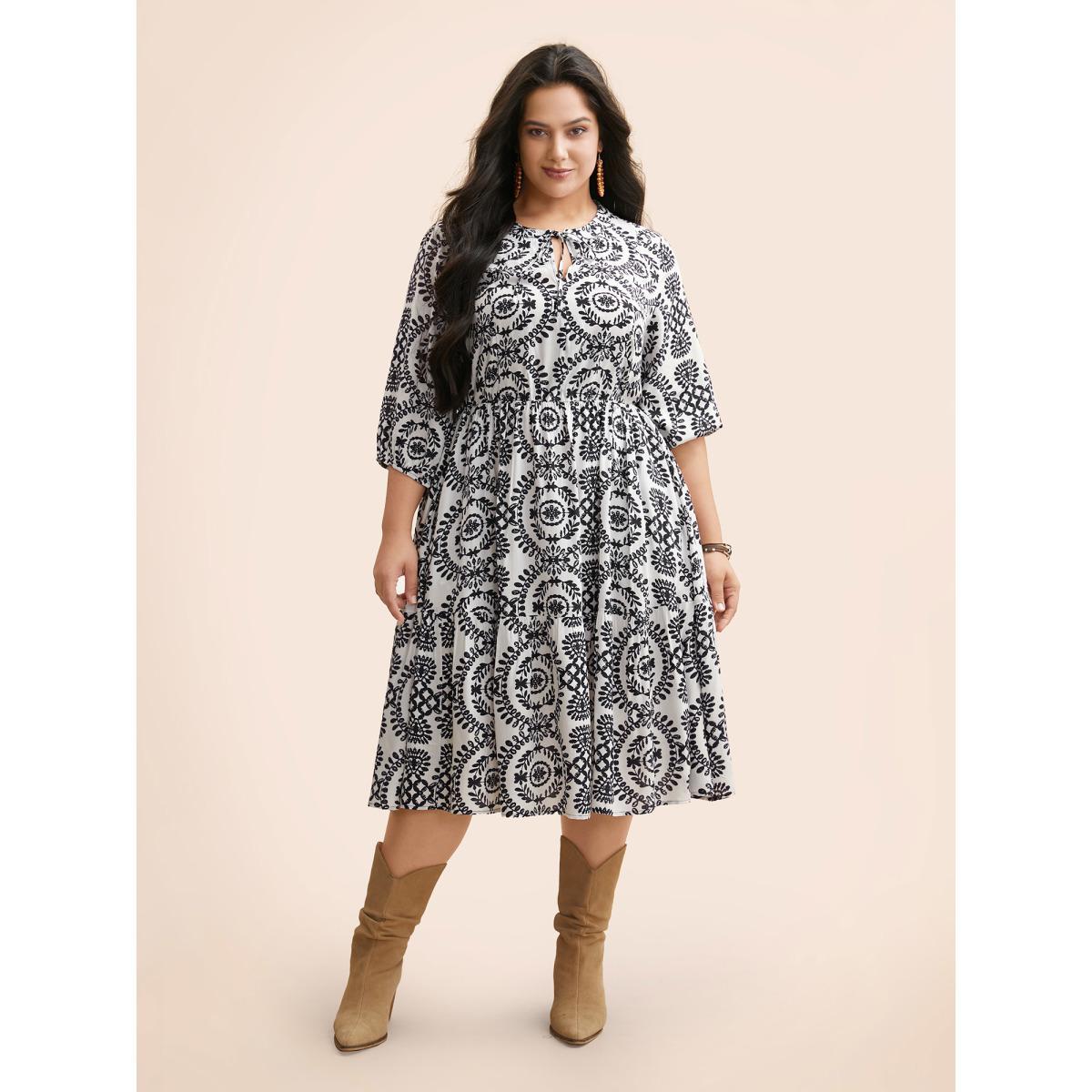 Plus Size Damask Print Tie Knot Puff Sleeve Dress Midnight Women Resort Tie knot V-neck Elbow-length sleeve Curvy BloomChic 14-16/1X Product Image